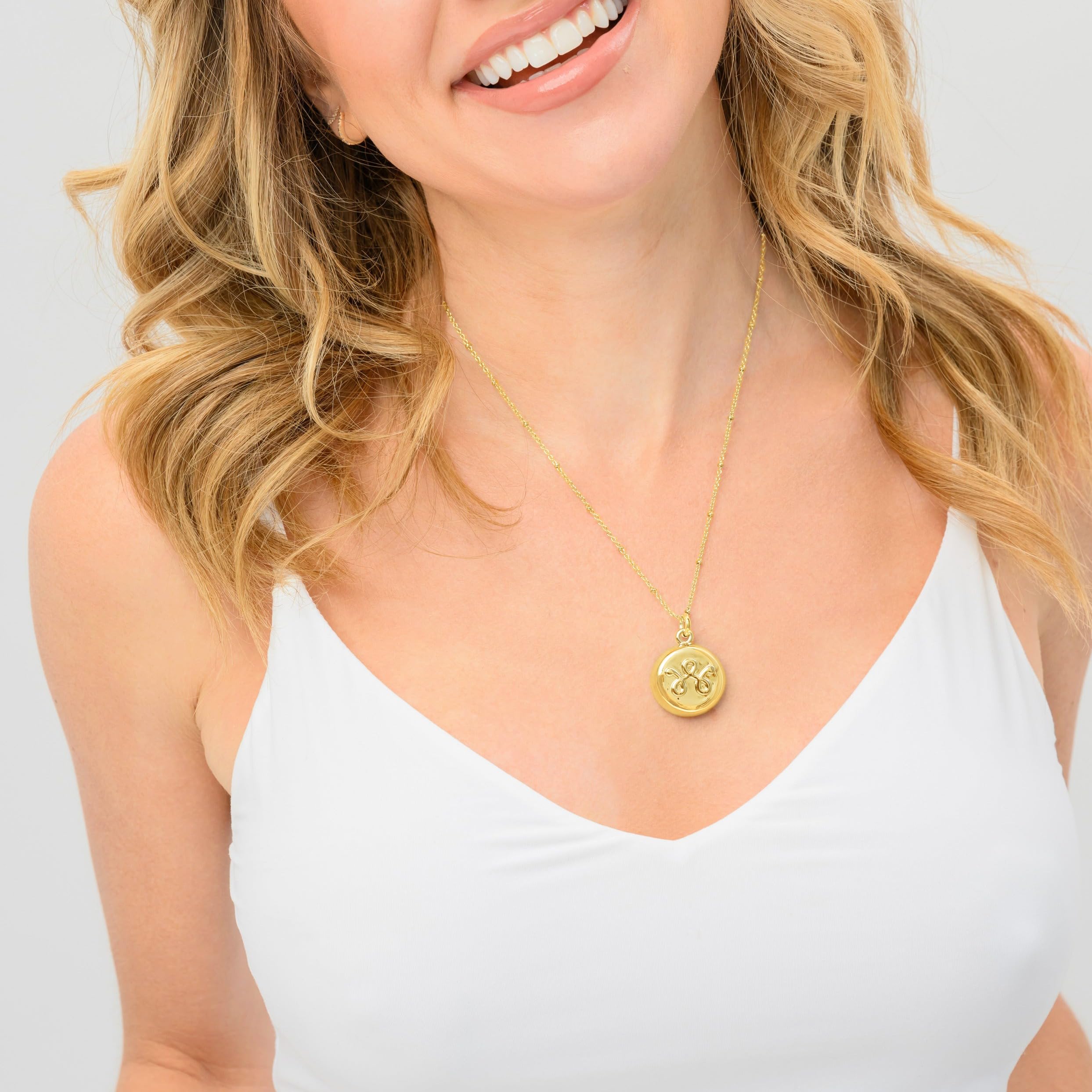 Invisawear Smart Jewelry - Personal Safety Alarm Necklace for Women - Emergency SOS Button with GPS Tracking for Outdoor Activities, Travel & Night Safety