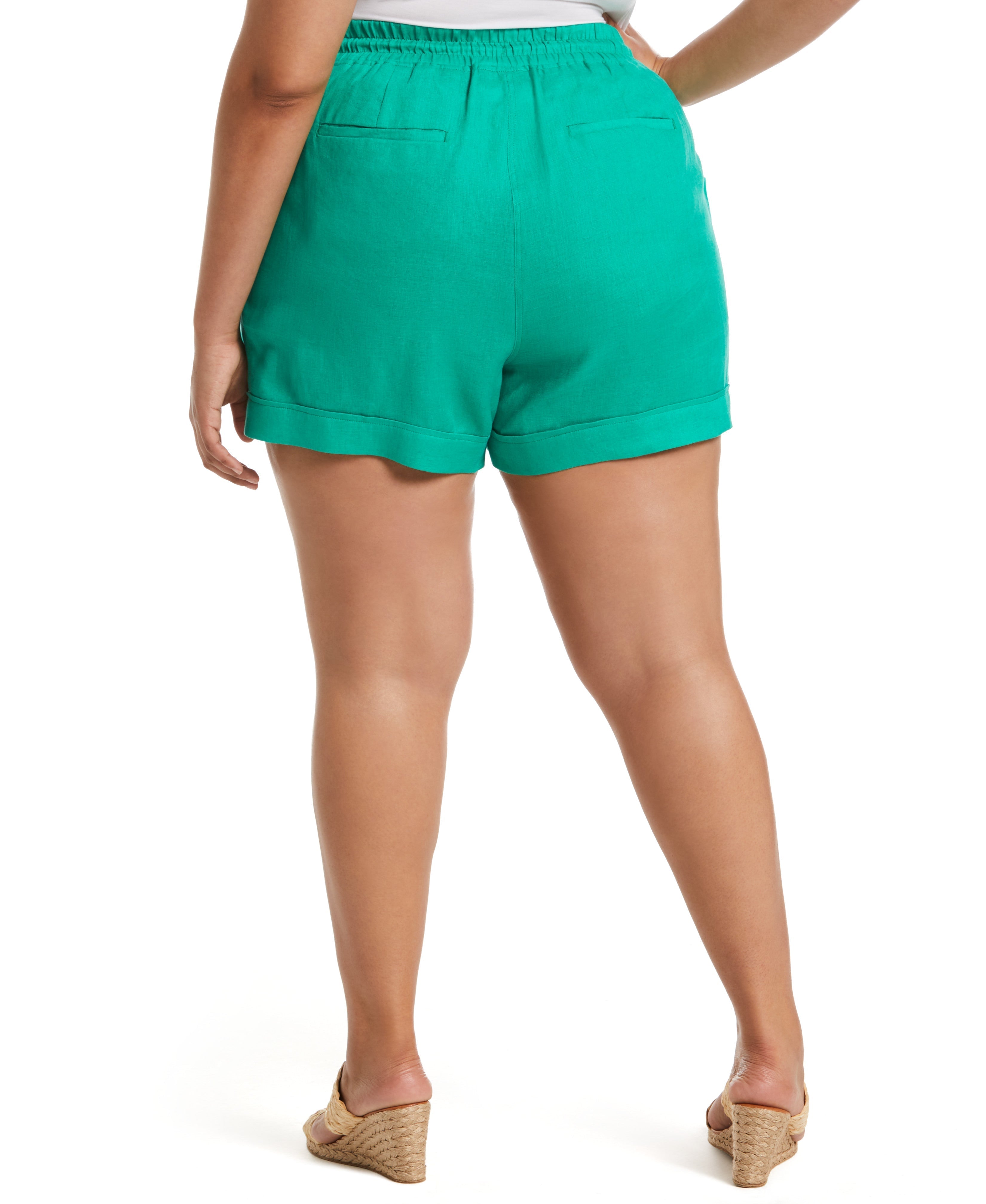 Plus Size Modern Fit Seamed Linen Shorts for Women - Comfortable & Stylish Summer Casual Wear for Beach, Vacation and Everyday Outfits