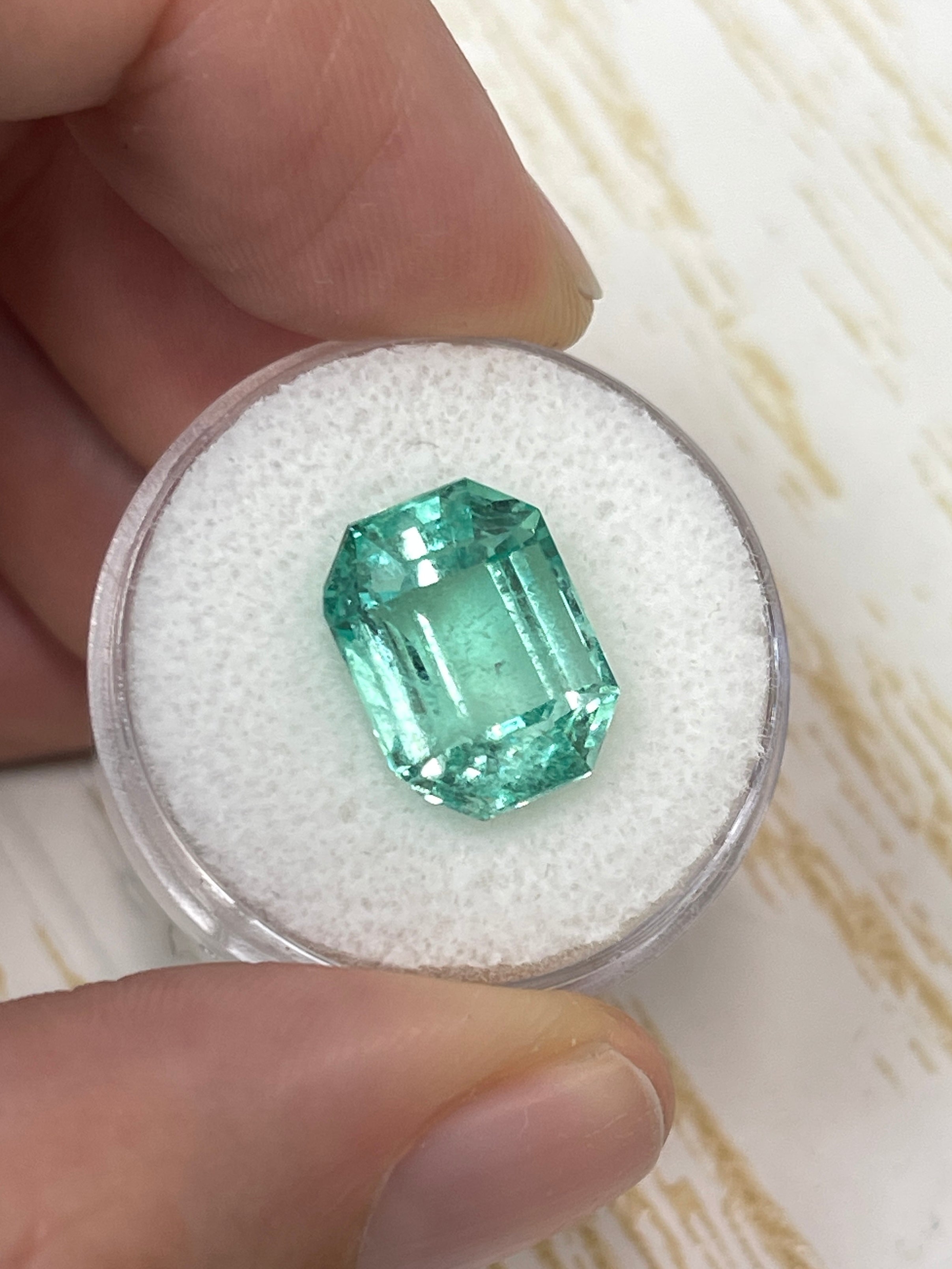 7.62 Carat 13x10mm Loose Colombian Emerald Gemstone - Emerald Cut for Jewelry Making, Engagement Rings & Luxury Gifts
