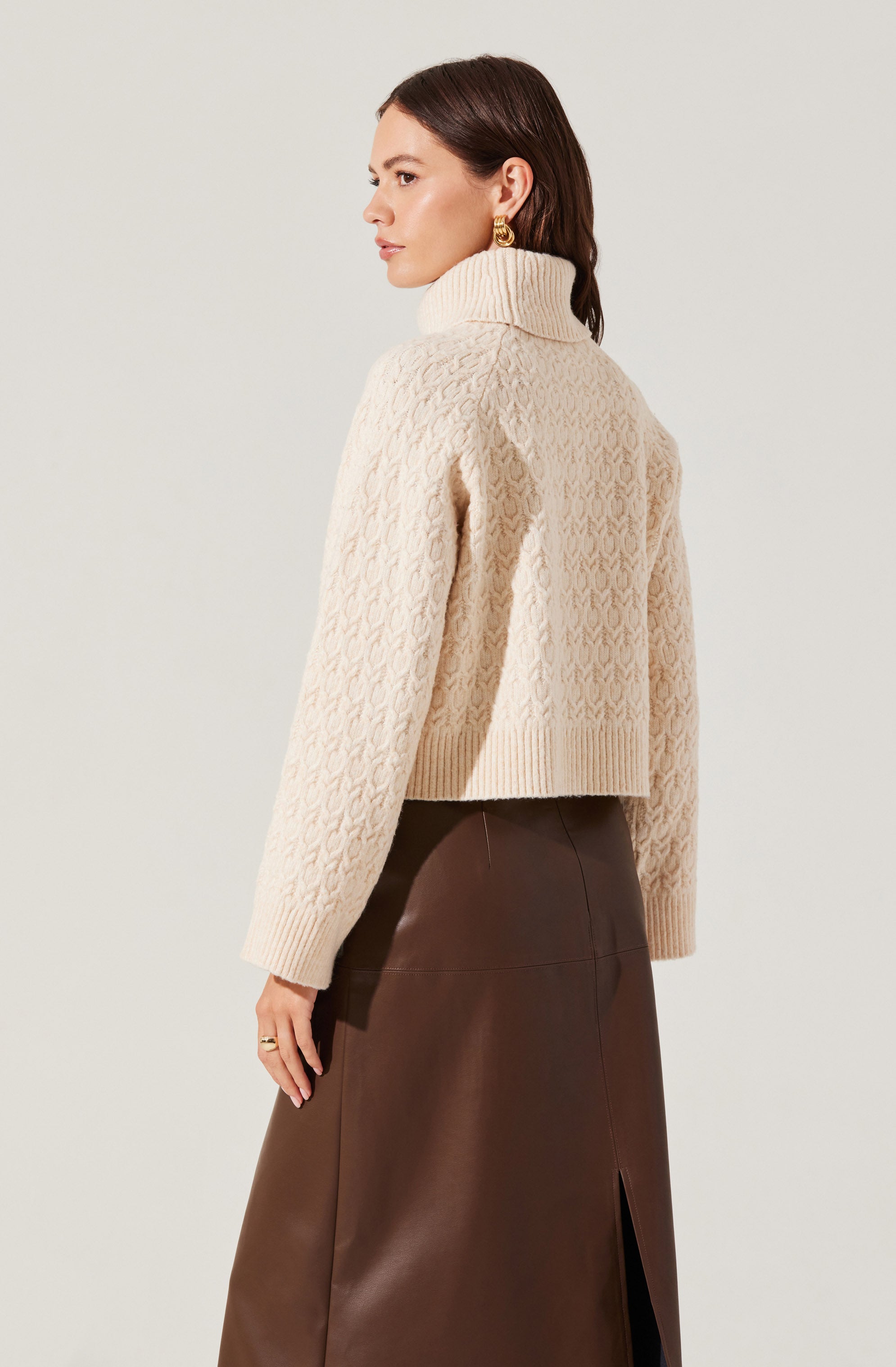 Chunky Knit Textured Boxy Turtleneck Sweater for Women - Cozy Winter Pullover for Casual Outfits & Office Wear