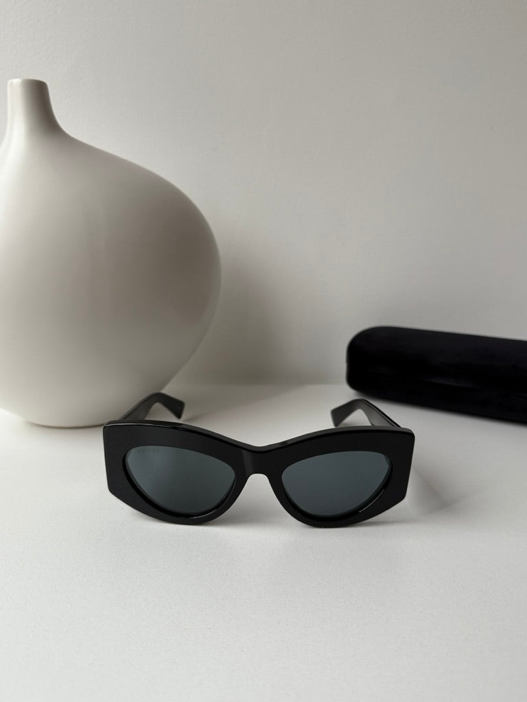 Gucci GG1843S Black Thick Rim Cat Eye Sunglasses for Women - Stylish UV Protection Shades for Outdoor, Beach & Driving