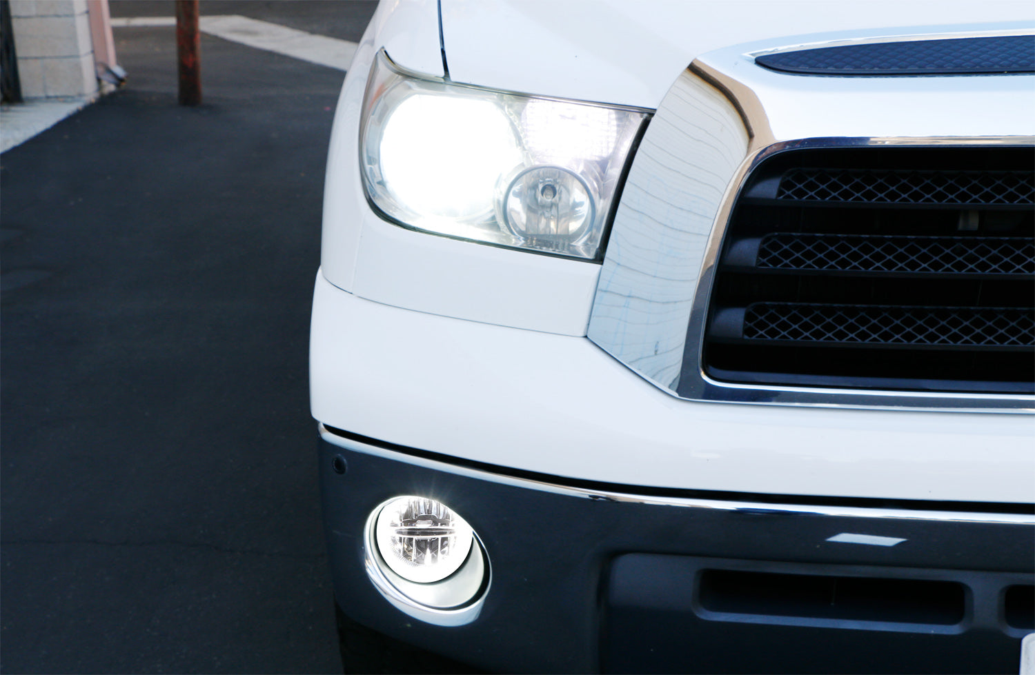 30W CREE LED Halo Ring DRL Fog Lights with Wiring Harness for Toyota Tundra Tacoma Sequoia Solara - Waterproof Off-Road Daytime Running Lights for Trucks & SUVs