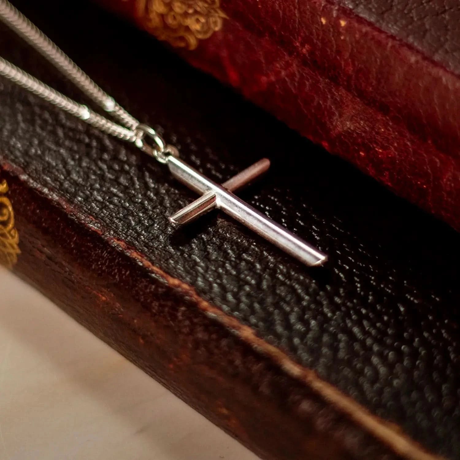 Men's Silver Cross Necklace - Stainless Steel Religious Pendant with 18
