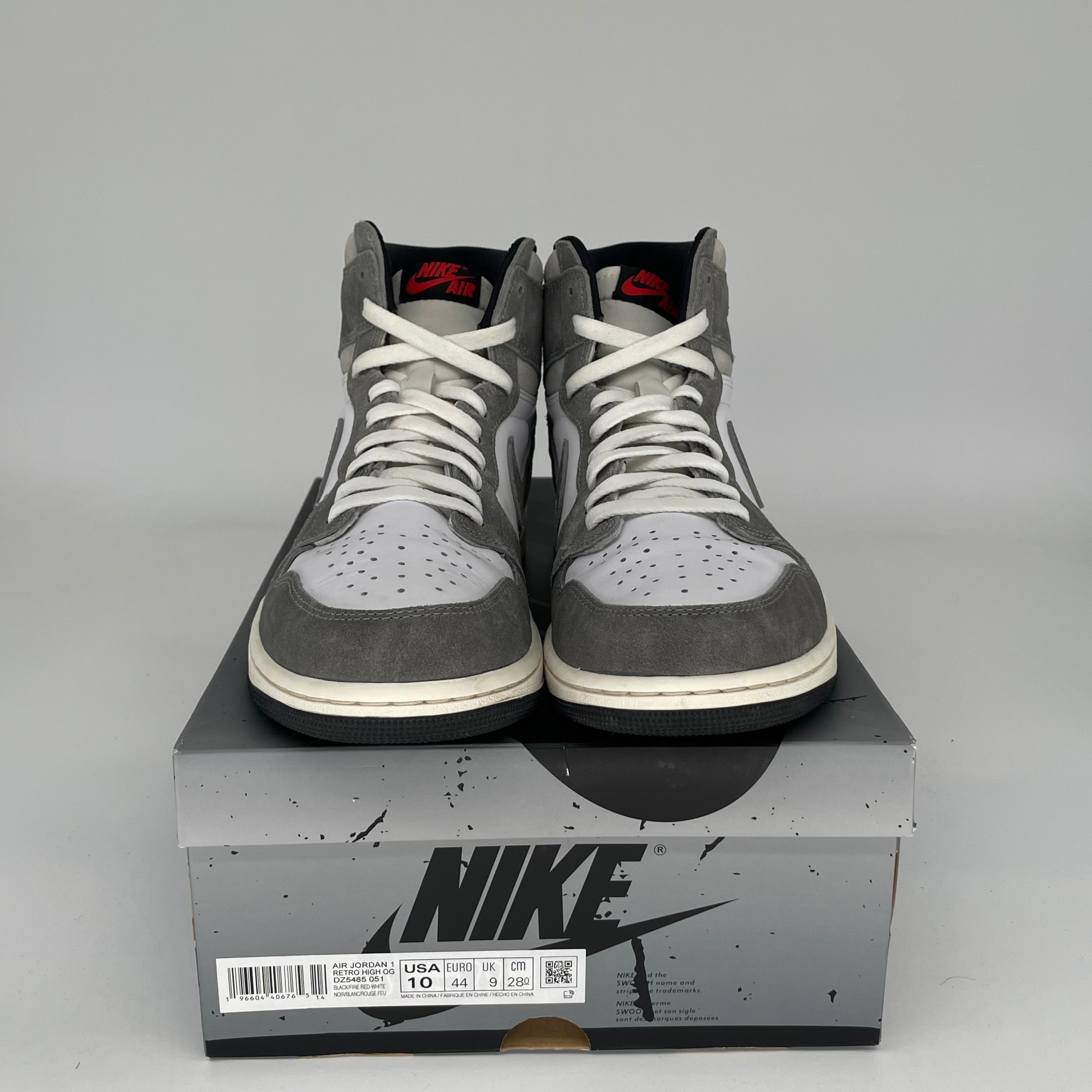 Original Title: AIR JORDAN 1 WASHED BLACK SIZE 10 DZ5485 051   Optimized Title: **Air Jordan 1 Retro High OG Washed Black Men's Sneakers - Size 10 (DZ5485-051) - Perfect for Streetwear & Basketball**