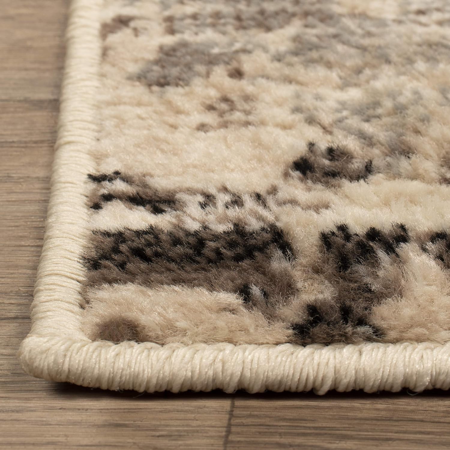 Tamara Modern Diamond Geometric Indoor Area Rug - Non-Slip Soft Living Room Carpet for Home Decor, Bedroom, Office - Stylish & Durable Floor Mat for Comfortable & Elegant Spaces