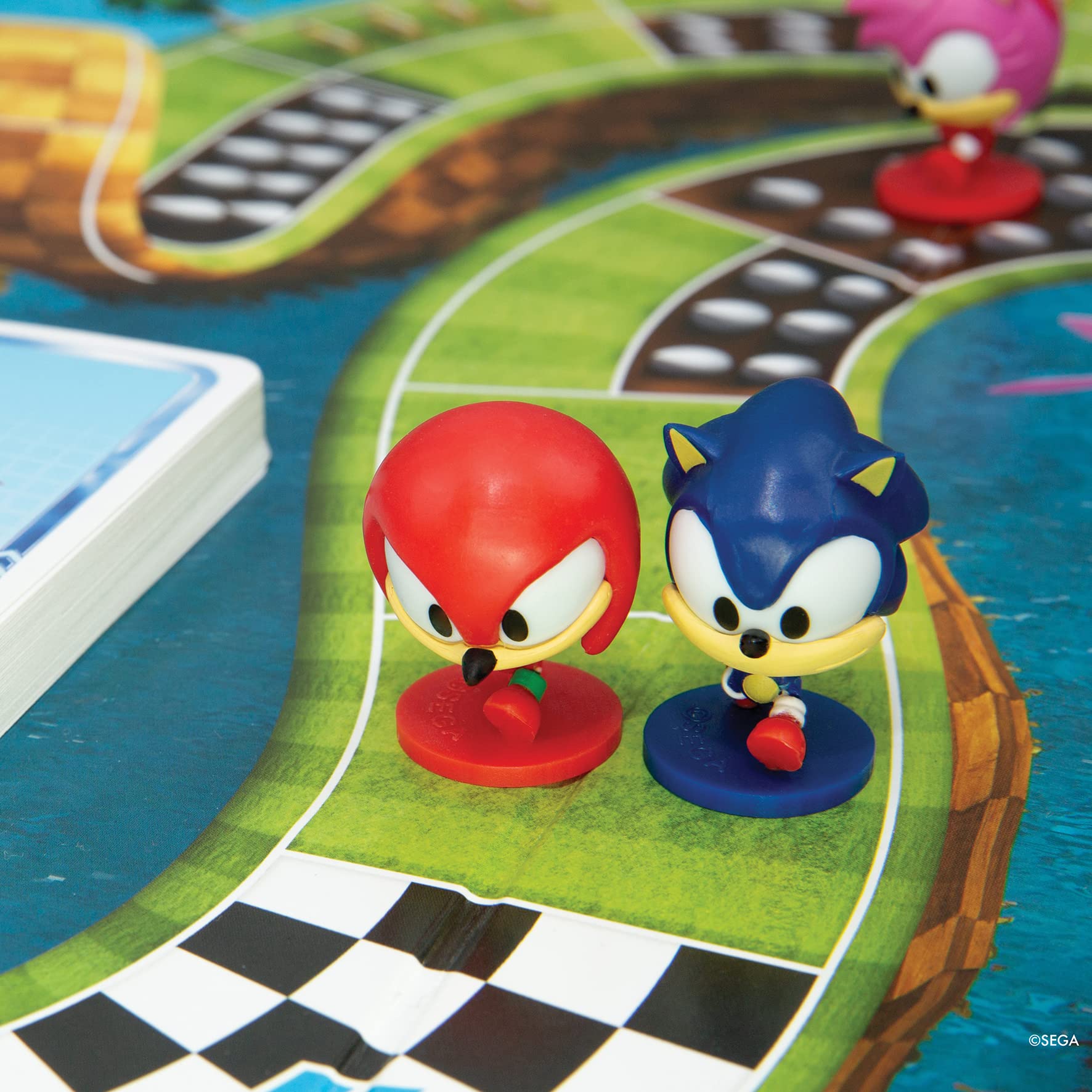 Asmodee SONIC SUPER TEAMS - Official Sega Board Game - Sonic the Hedgehog Racing Game for Family & Kids Ages 7+ - 2-4 Players - 20 Min Playtime - Fun Family Game Night & Birthday Party Activity