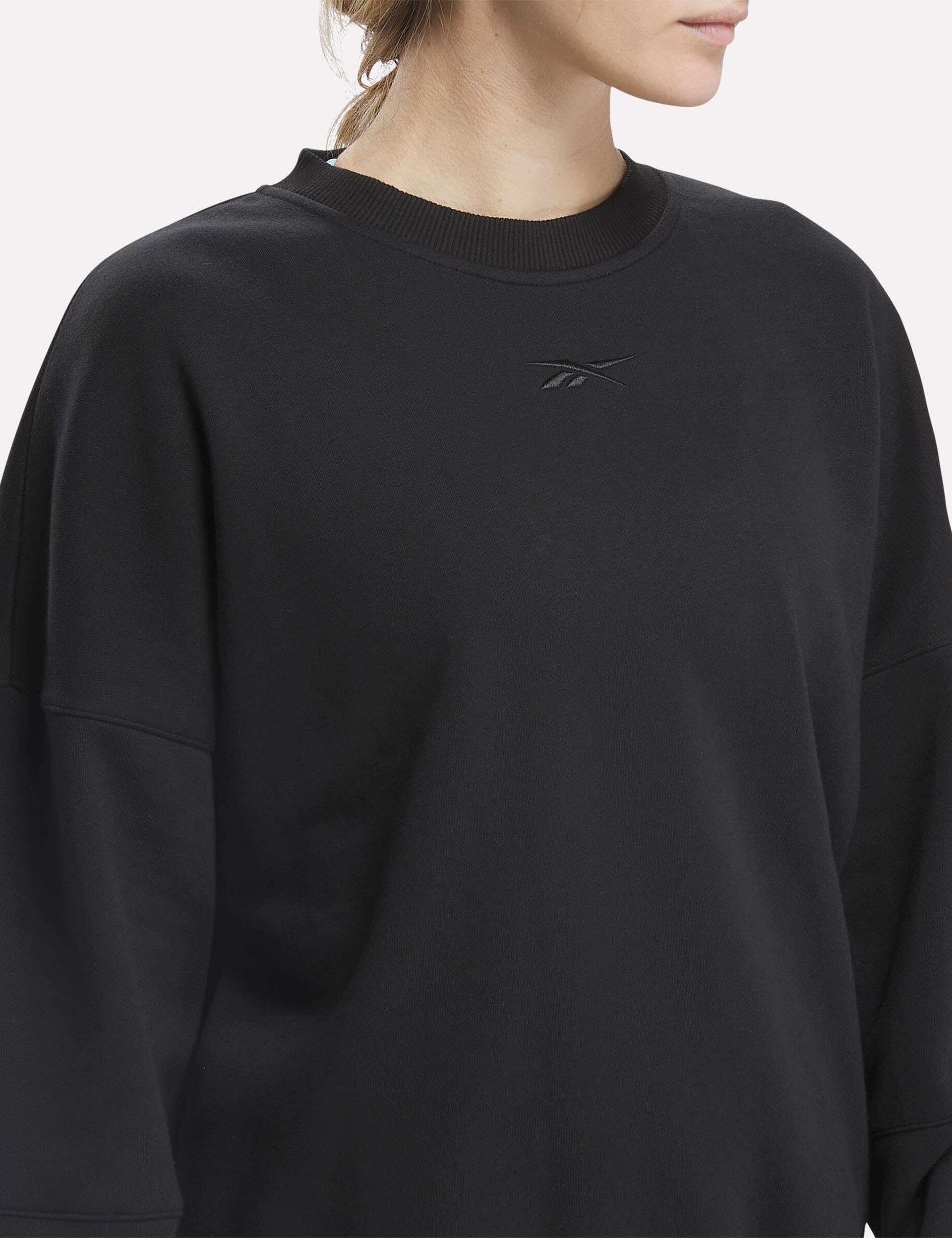 Luxury Oversized Crewneck Sweatshirt for Women - Soft & Comfortable Black Pullover - Perfect for Casual Wear, Lounge & Street Style