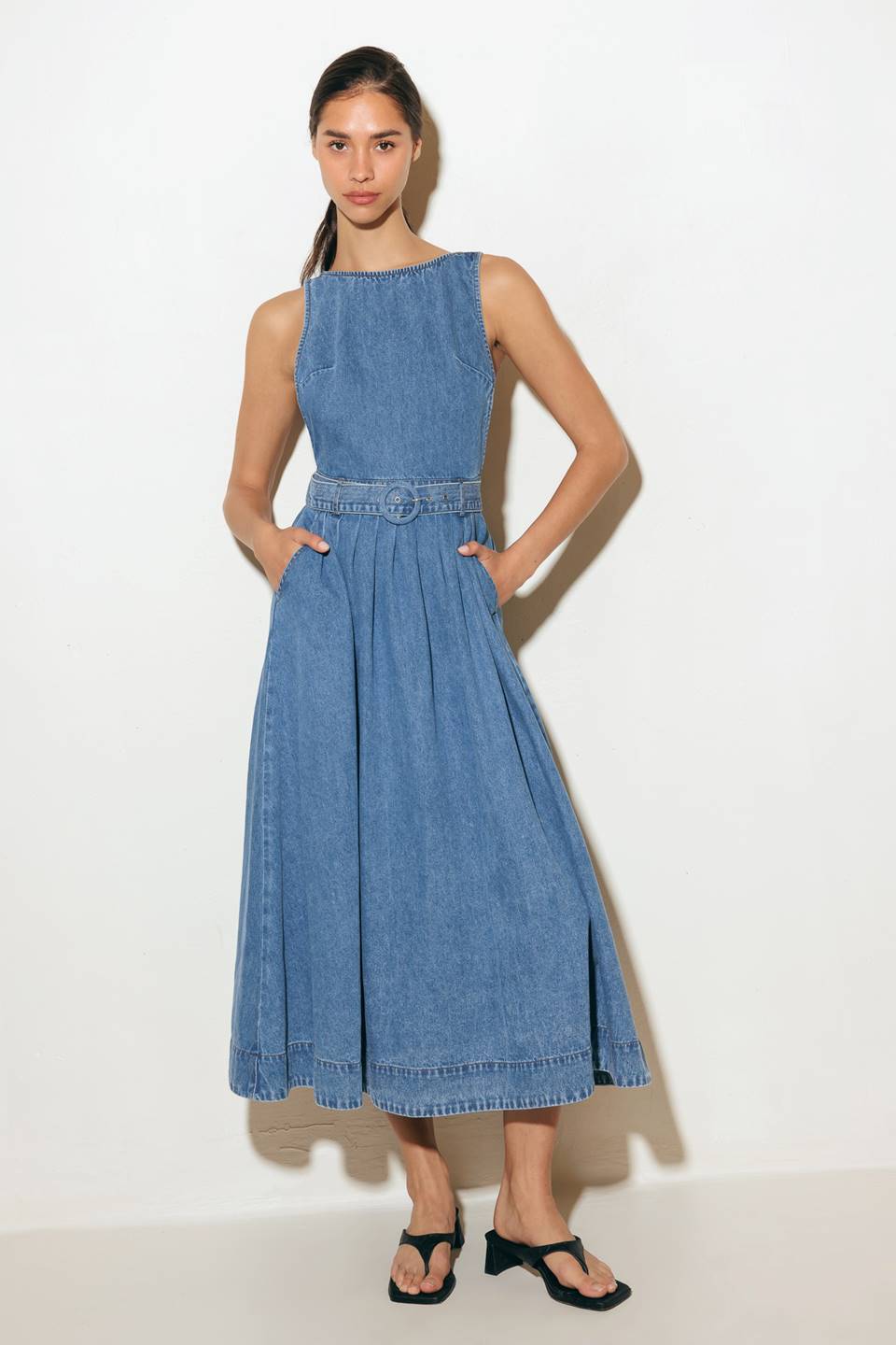 Effortless Edge Open Back Denim Midi Dress - Stylish & Comfortable for Casual Outings, Date Nights & Summer Events