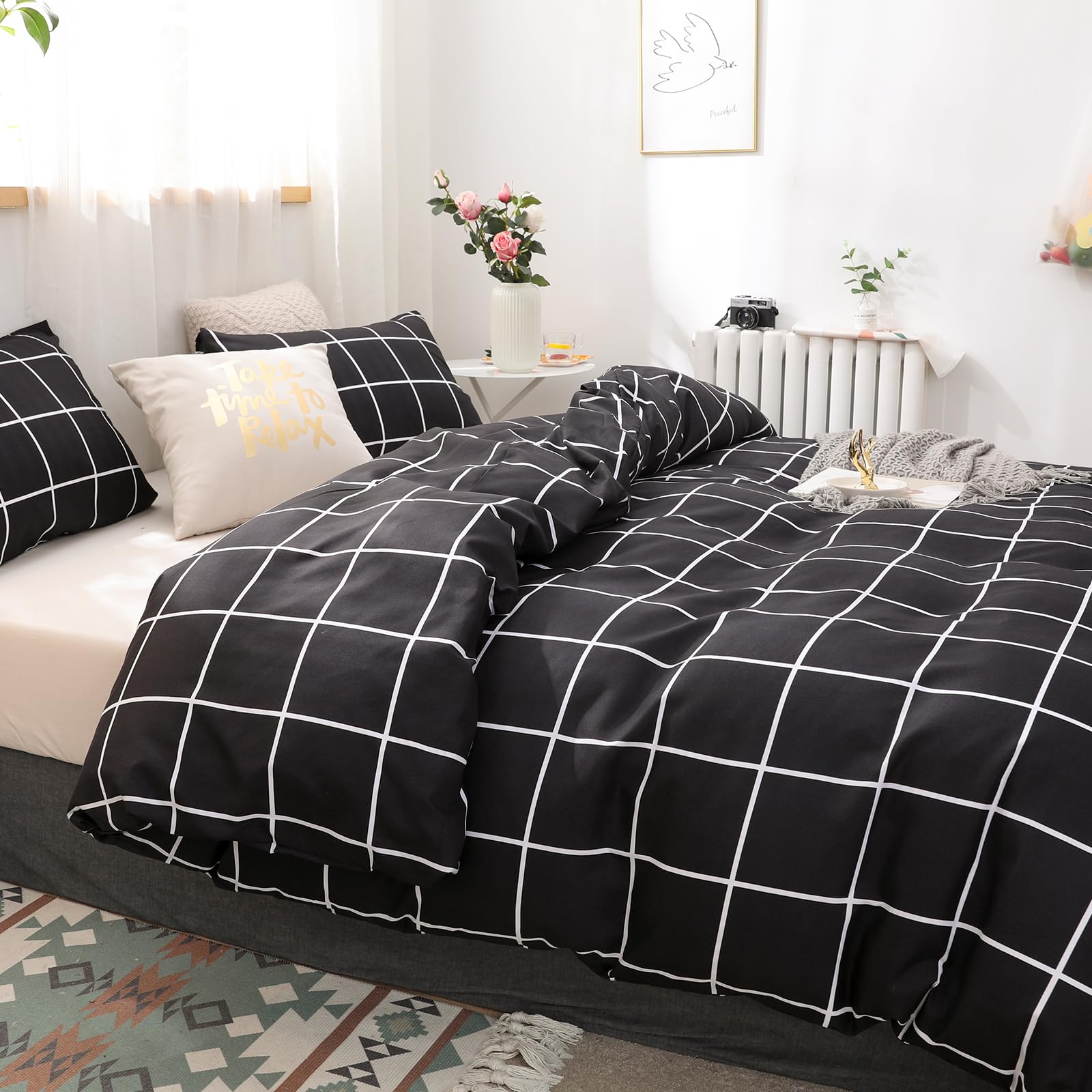 Bedbay Twin Comforter Set for Kids - 2 Piece Black Plaid Bedding Set with Black & White Grid Geometric Design | Soft Lightweight Down Alternative Quilt | Perfect for Boys & Girls Bedroom Decor | Ideal for Cozy Sleepovers, Dorm Rooms & Kids' Room Makeovers
