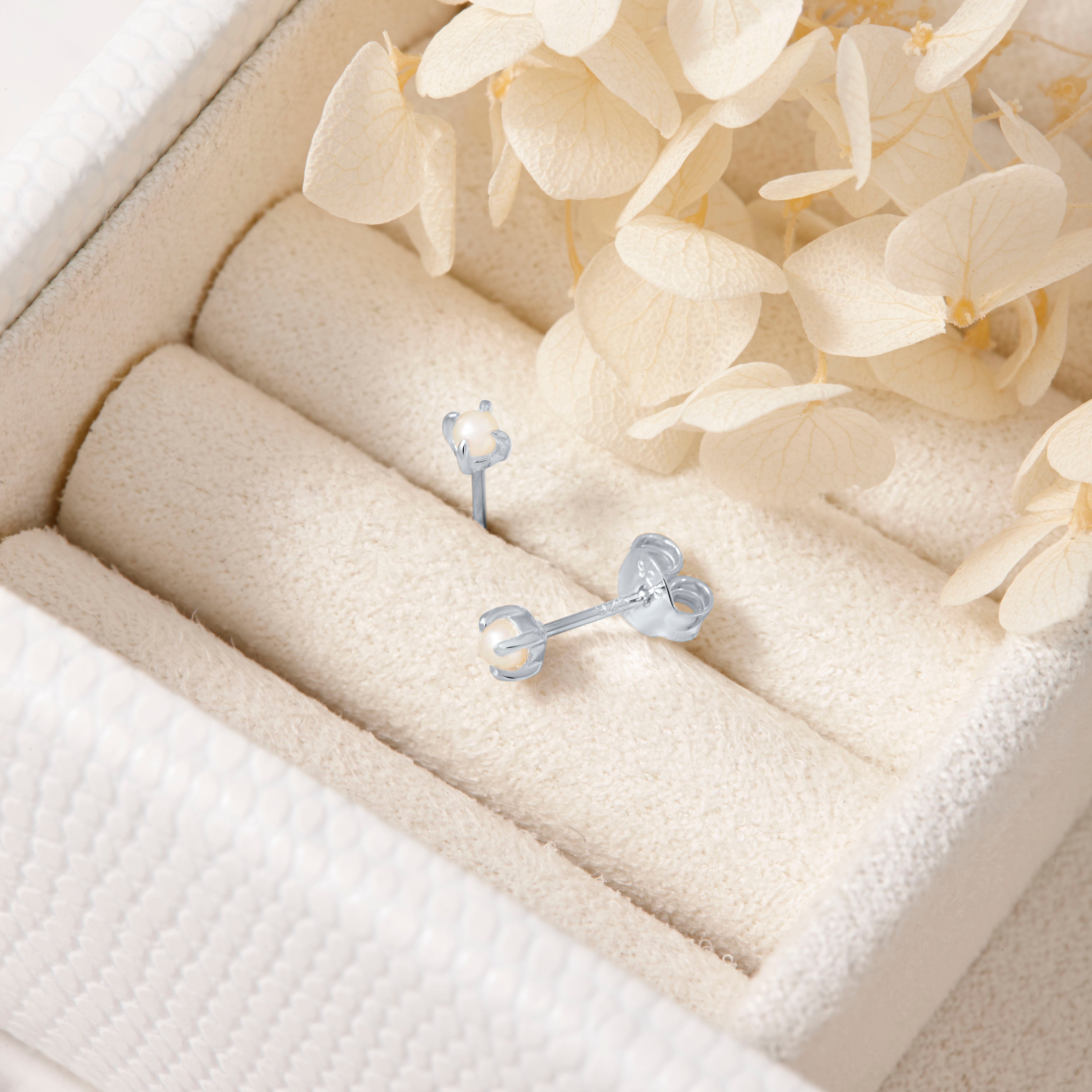 Exquisite 14K Gold Pearl Stud Earrings for Women - Classic Elegant Jewelry Gift for Wedding, Party & Everyday Wear