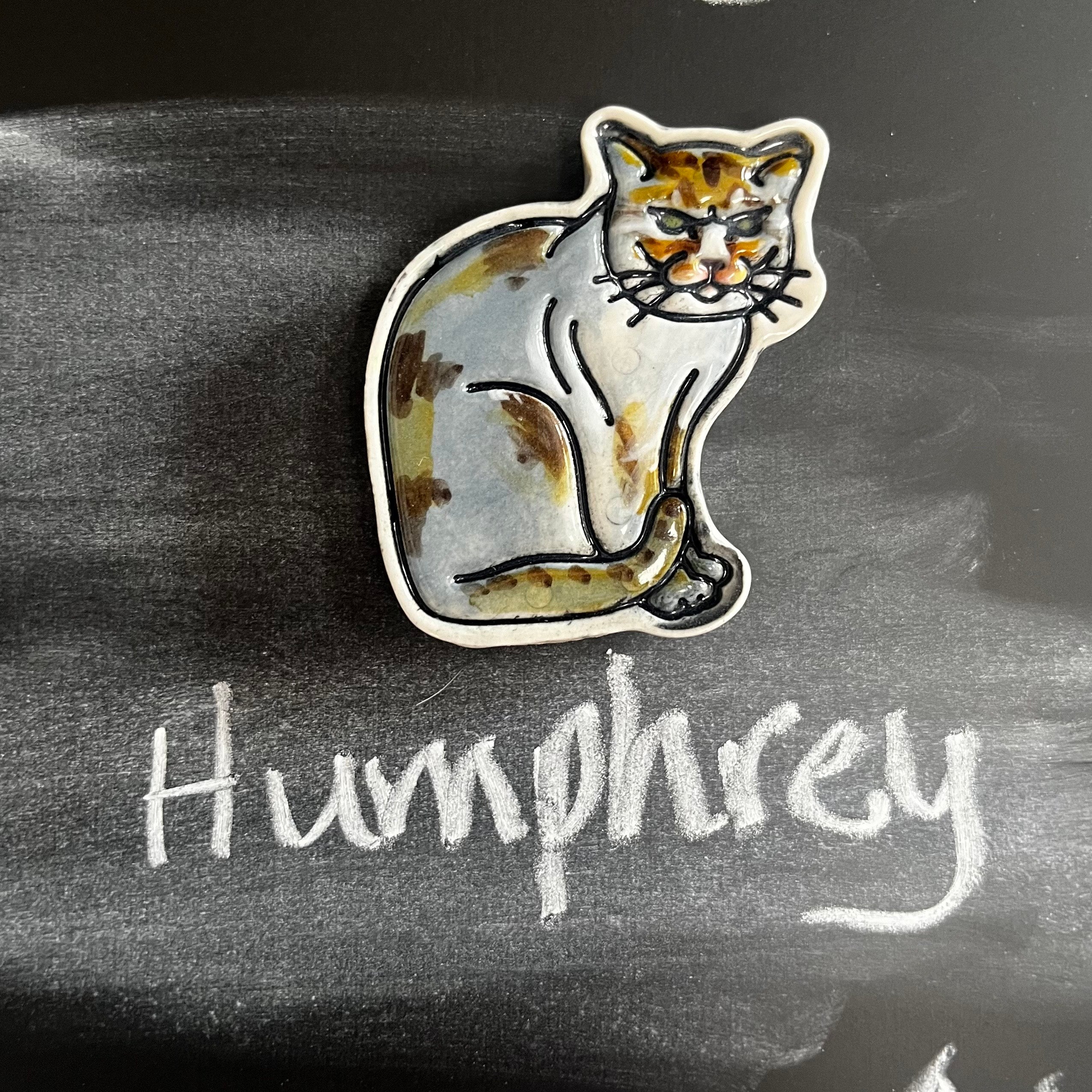 Auburn Clay Barn Humphrey Cat Magnet - Handmade Ceramic Fridge Magnet for Cat Lovers - Perfect for Kitchen Decor, Office, or Gift Giving