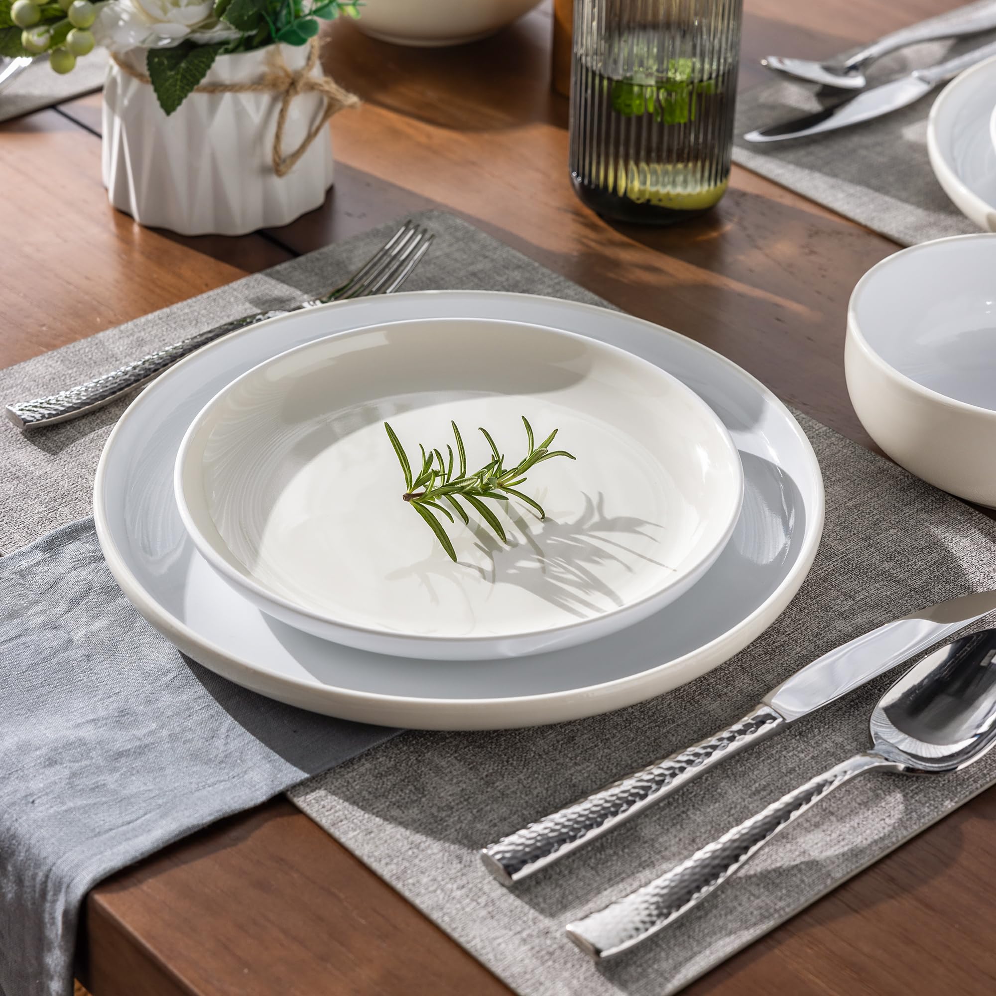 18-Piece White Ceramic Dinnerware Set for 6 - Scratch Resistant, Oven & Microwave Safe Plates & Bowls - Modern Dish Set for Family Dining, Entertaining & Everyday Use