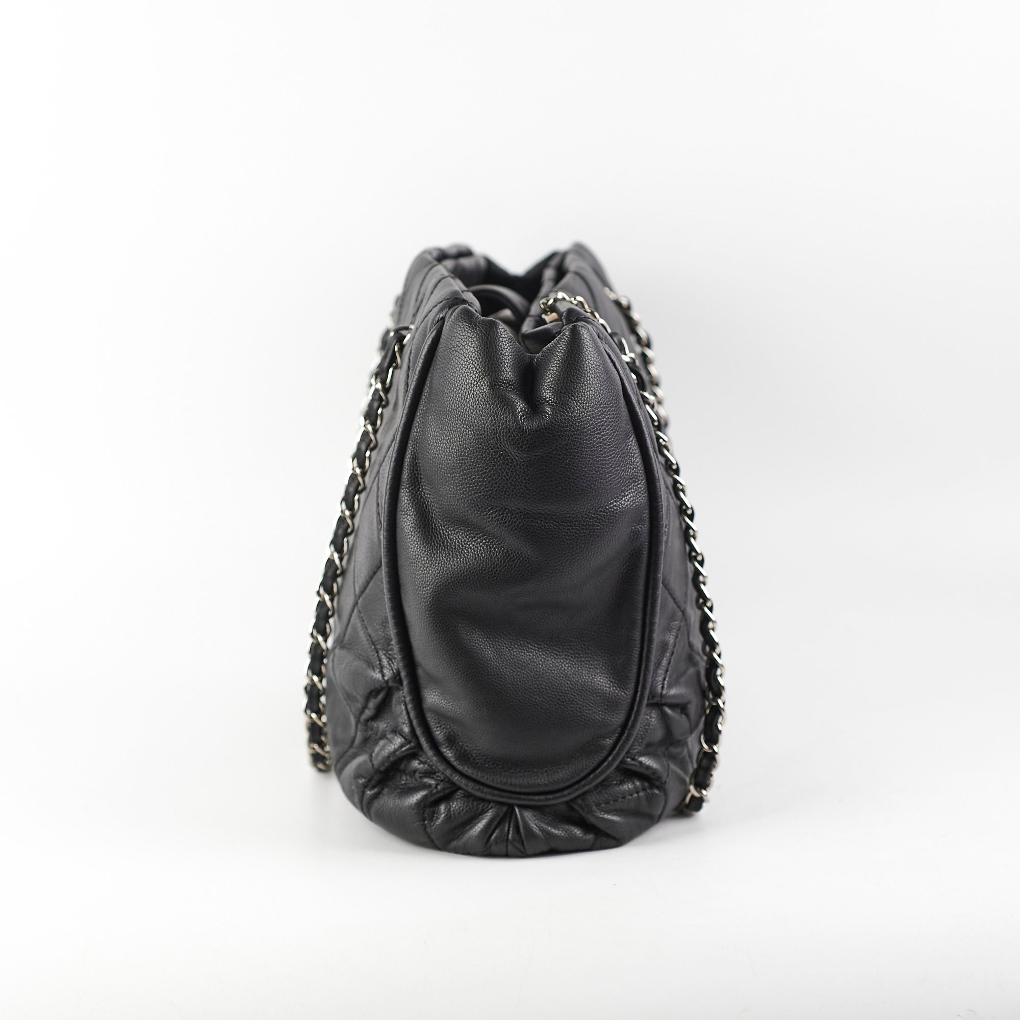 Chanel Quilted Chain Shoulder Bag Black Leather Crossbody Tote for Women - Perfect for Work, Travel & Evening Events