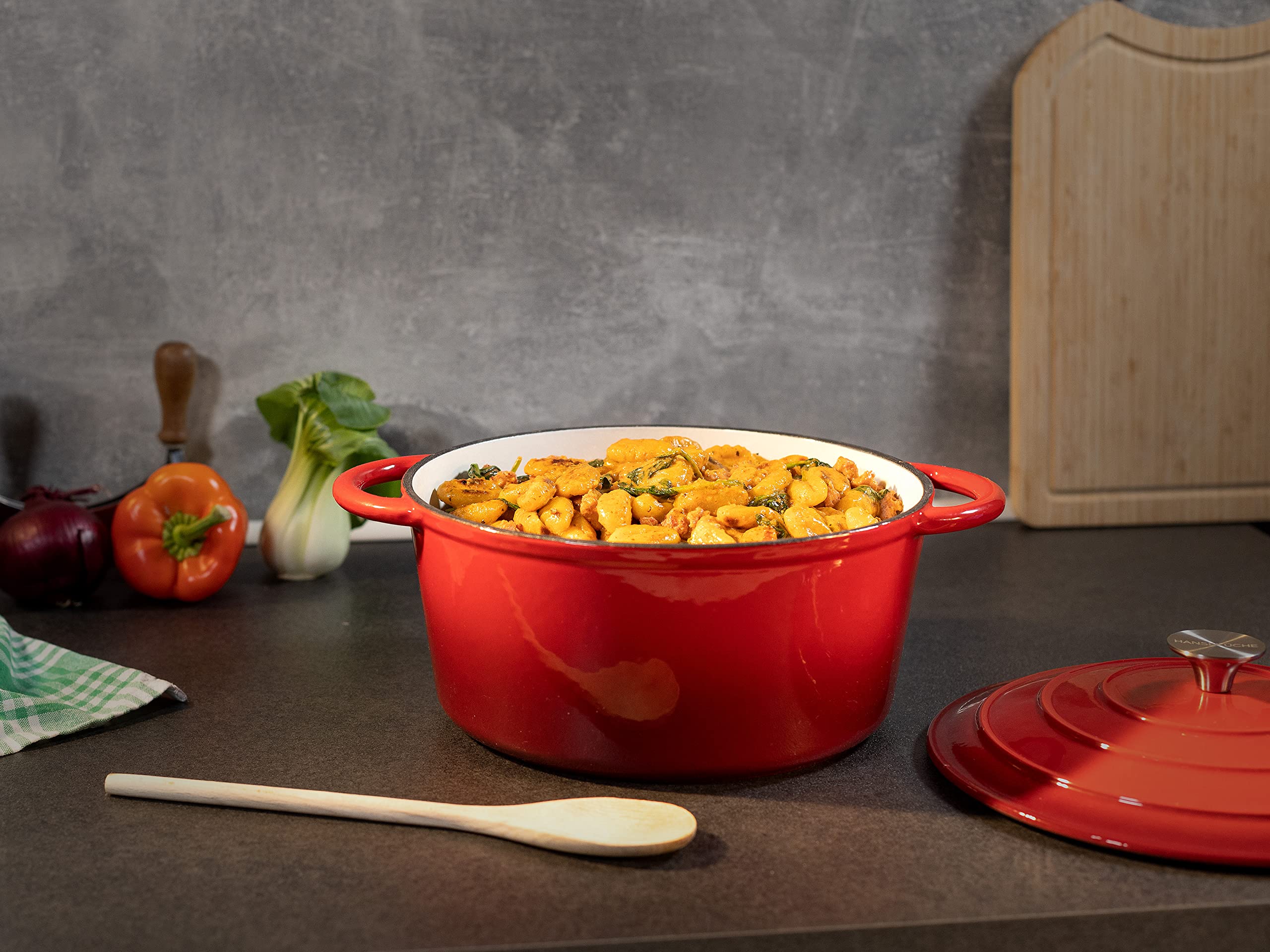 Premium Enameled Cast Iron Dutch Oven 4.7L (26cm) - Heavy Duty Bread Baking Pot with Lid, Versatile Cooking & Roasting Pan for Oven & Stovetop (Red) - Perfect for Artisan Bread, Stews, Soups & Braising
