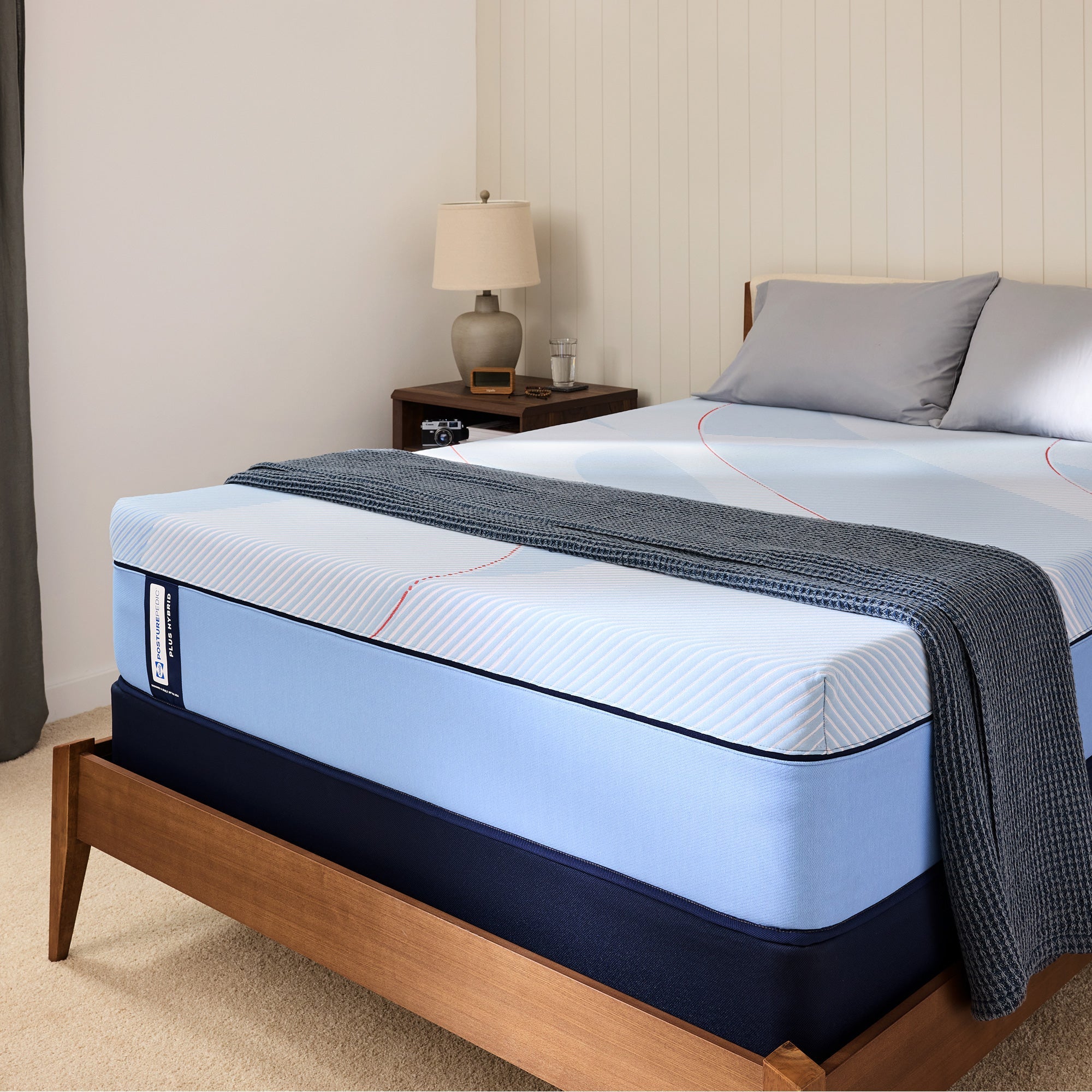 Sealy Posturepedic Plus Hagerstown Medium Hybrid Mattress - Queen Size, Pressure Relief & Back Support for Side Sleepers - Perfect for Master Bedroom & Guest Room