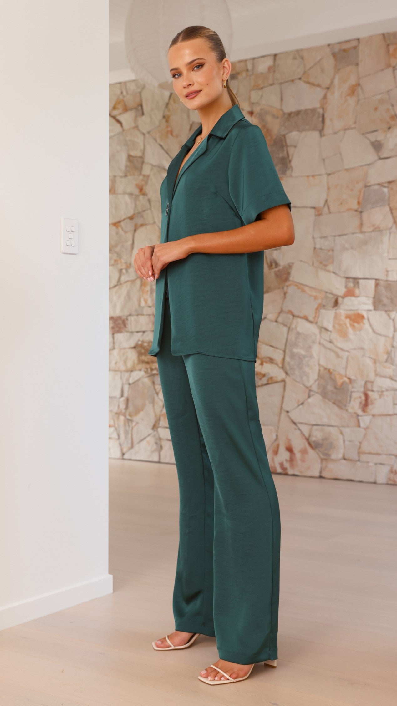 Imogen Button-Up Shirt for Women - Emerald Green Cotton Blouse for Casual & Office Wear | Stylish & Comfortable Top for Everyday Outfits