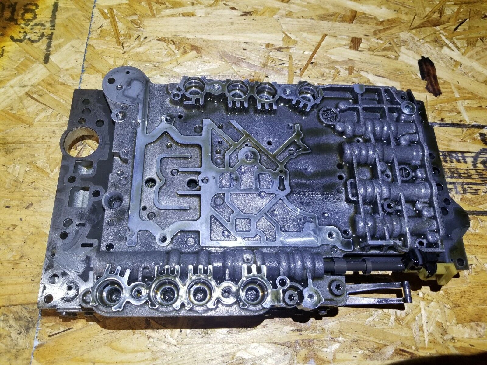 Mercedes CL500 7G Tronic Transmission Valve Body OEM 2202770801 - Compatible with 2003 2004 2005 2006 Models - Perfect for Smooth Gear Shifting & Transmission Repair