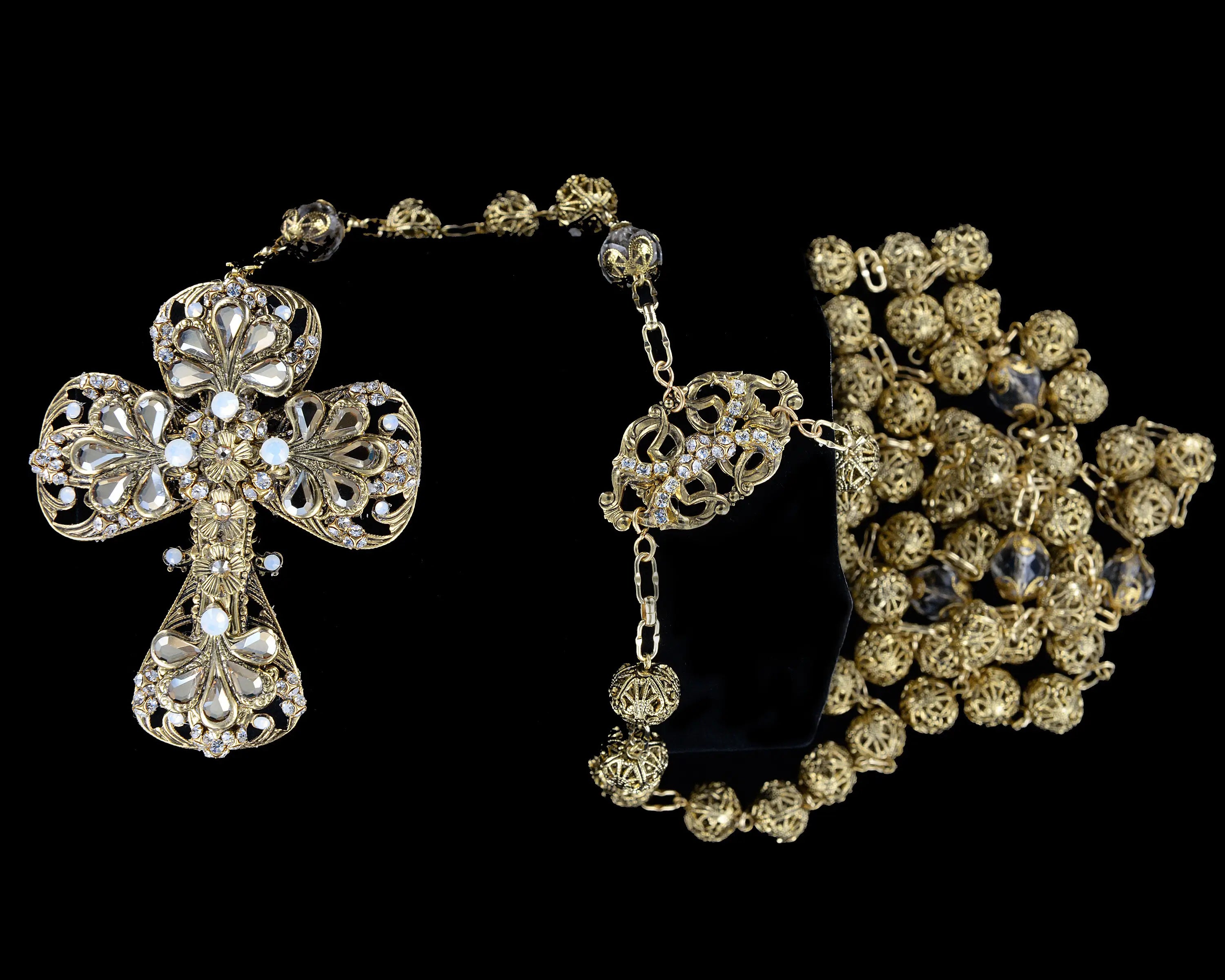 Divina Rosa Rosary - Beautiful Handmade Catholic Rosary Beads for Prayer & Devotion - Perfect for Gifts, First Communion, Baptism & Religious Ceremonies