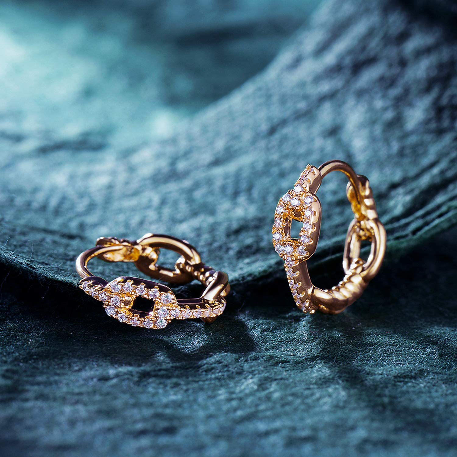 FETTERO Gold Huggie Hoop Earrings for Women - 14K Gold Plated Hypoallergenic Dainty Twist Link Hoops - Minimalist Everyday Jewelry Gift for Her (Perfect for Work, Date Night & Special Occasions)