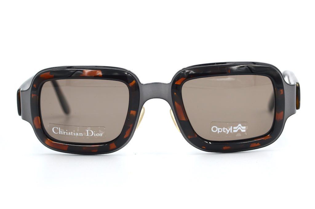 Christian Dior 2036 21L Sunglasses - Luxury Designer Shades for Women & Men - UV Protection & Fashion Statement - Perfect for Beach, Driving & Outdoor Activities