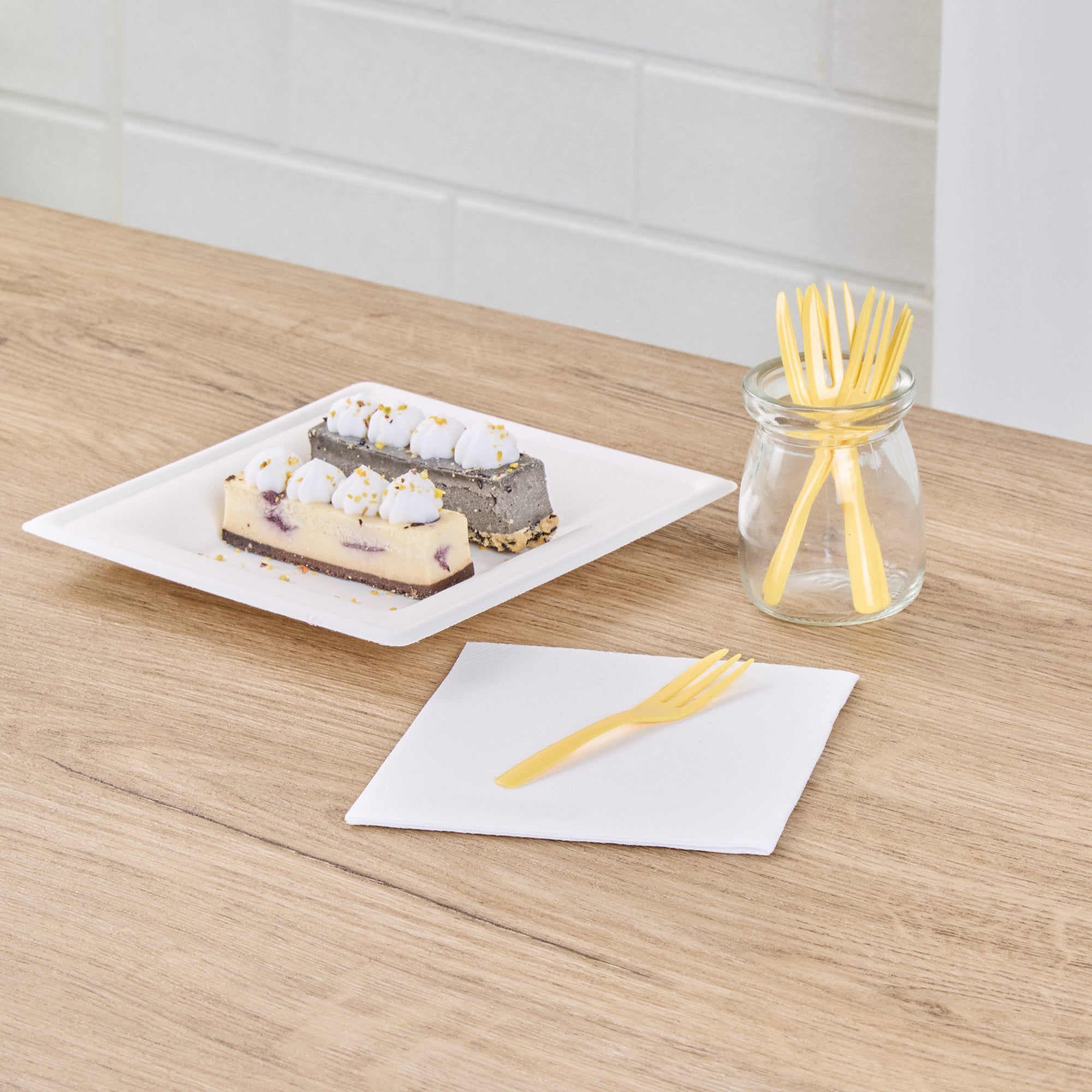 Baby Yellow Plastic Cake Forks with Knife Edge - 4 x 3/4 Inch - Pack of 500 - Perfect for Birthday Parties, Baby Showers & Catering Events