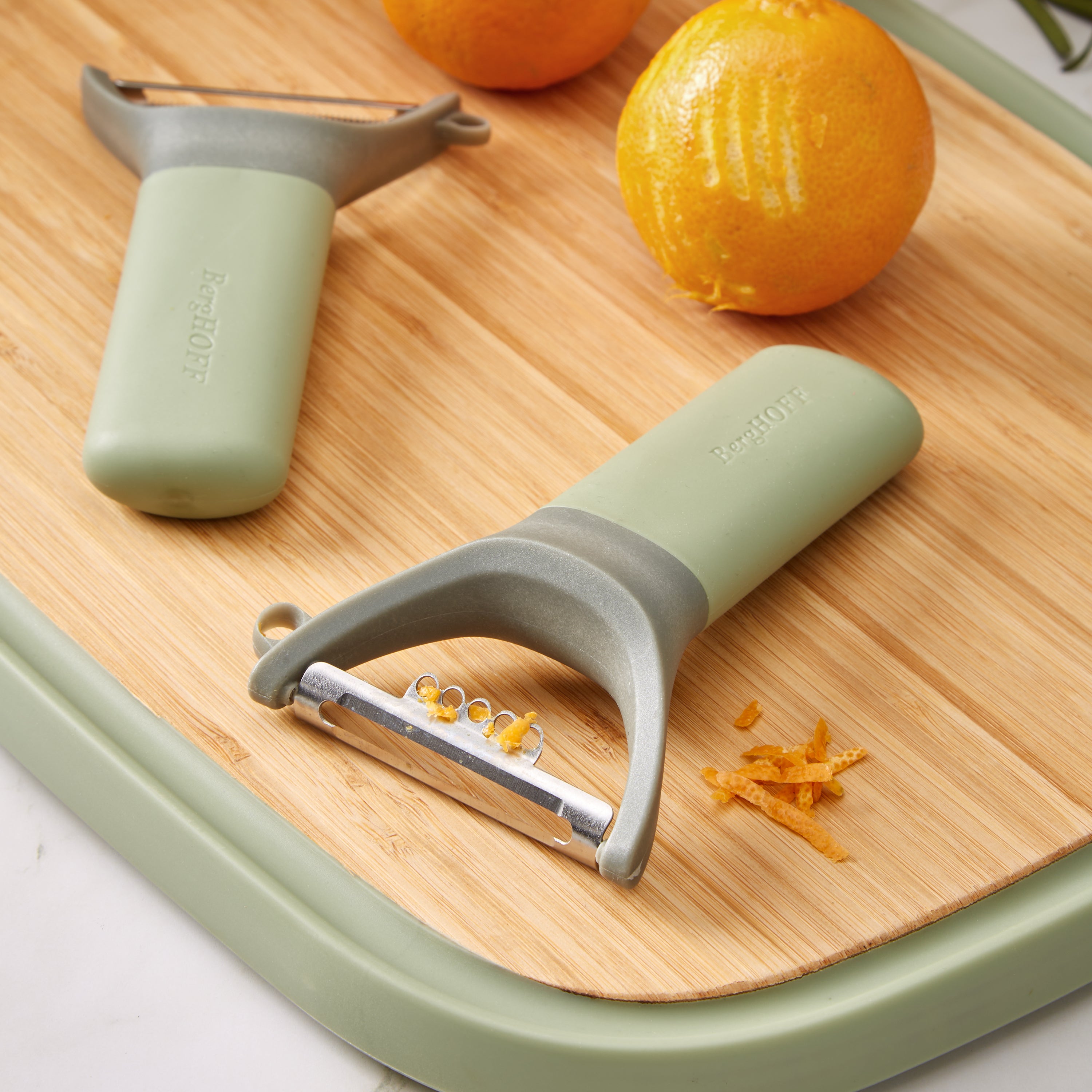 BergHOFF Balance Stainless Steel Y Peeler with Zester - Eco-Friendly Recycled Material Kitchen Tool for Peeling Fruits & Vegetables