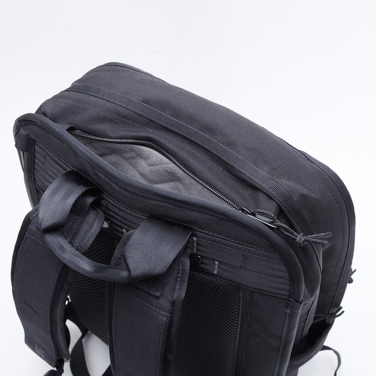 Hawes 26L Backpack - Lightweight Hiking Daypack for Men & Women, Water-Resistant Outdoor Climbing Pack - Perfect for Camping, Travel & Daily Commute