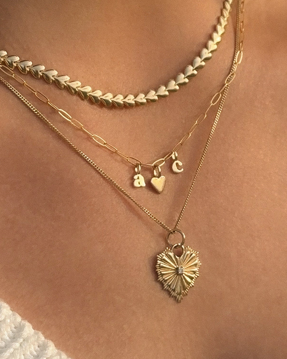 Elegant Petite Heart Pendant Necklace - Dainty Gold/Silver Jewelry for Women - Perfect for Valentine's Day Gifts & Everyday Wear