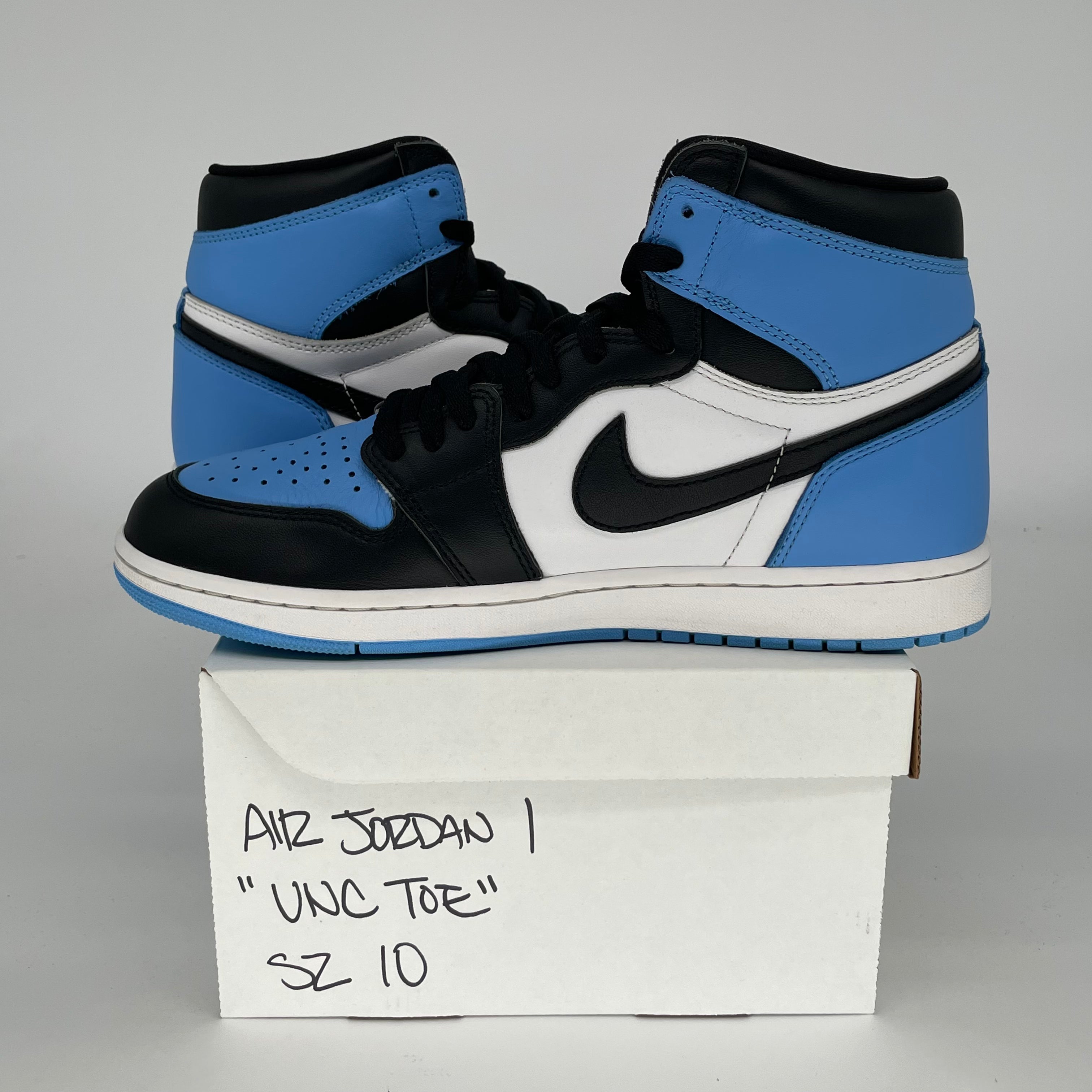AIR JORDAN 1 UNC TOE Sneakers - Men's Size 10/Women's 11.5 (DZ5485-400) - Classic Blue & White Basketball Shoes for Casual Wear & Street Style