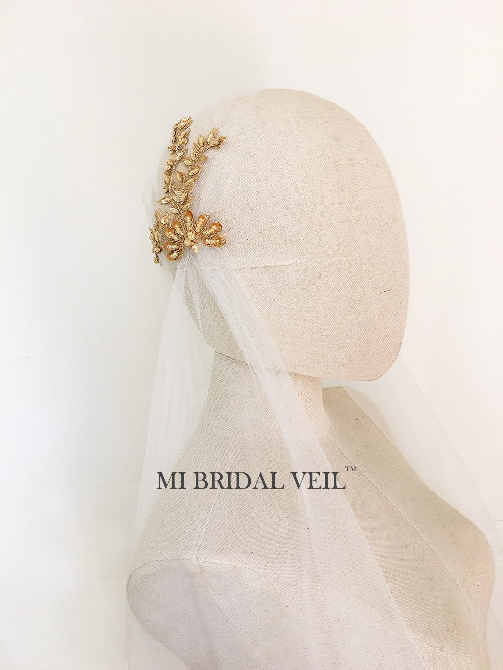 Elegant Beaded Vintage Lace Juliet Cap Wedding Veil - Classic Bridal Headpiece for Vintage Weddings, Church Ceremonies & Romantic Photos