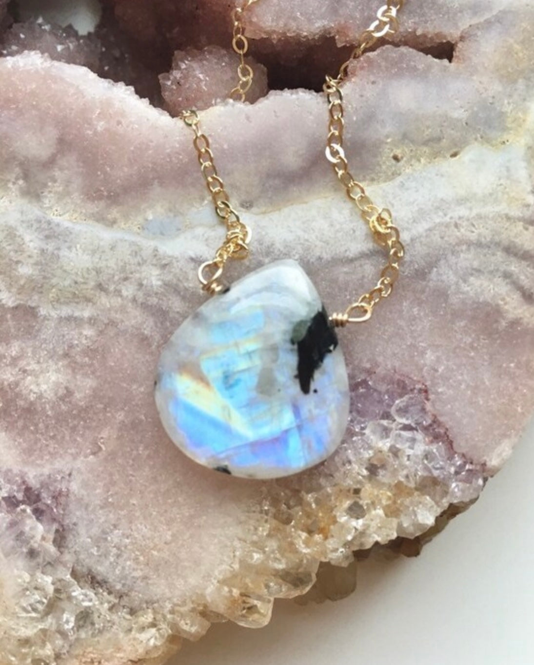 Moonstone Pendant Necklace - 14K Gold Filled Jewelry for Women - Elegant Healing Crystal Necklace for Everyday Wear & Spiritual Gifts