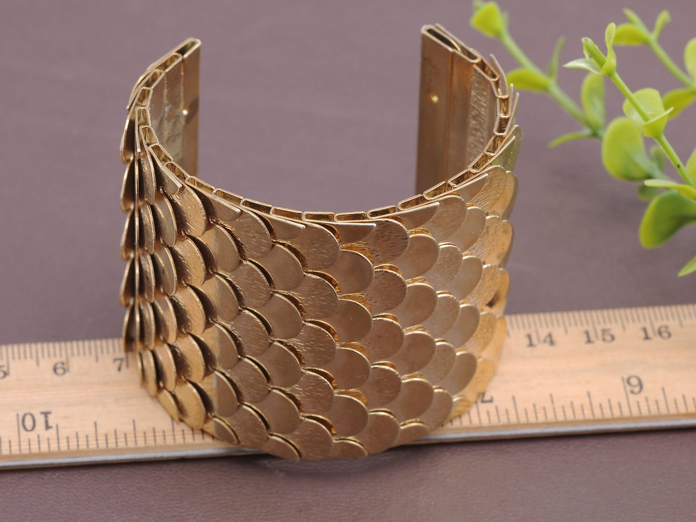 Alilang Women's Gold & Silver Egyptian Etched Textured Scales Scalloped Wrap Bangle Cuff Bracelet - Elegant Boho Jewelry for Parties, Weddings & Special Occasions
