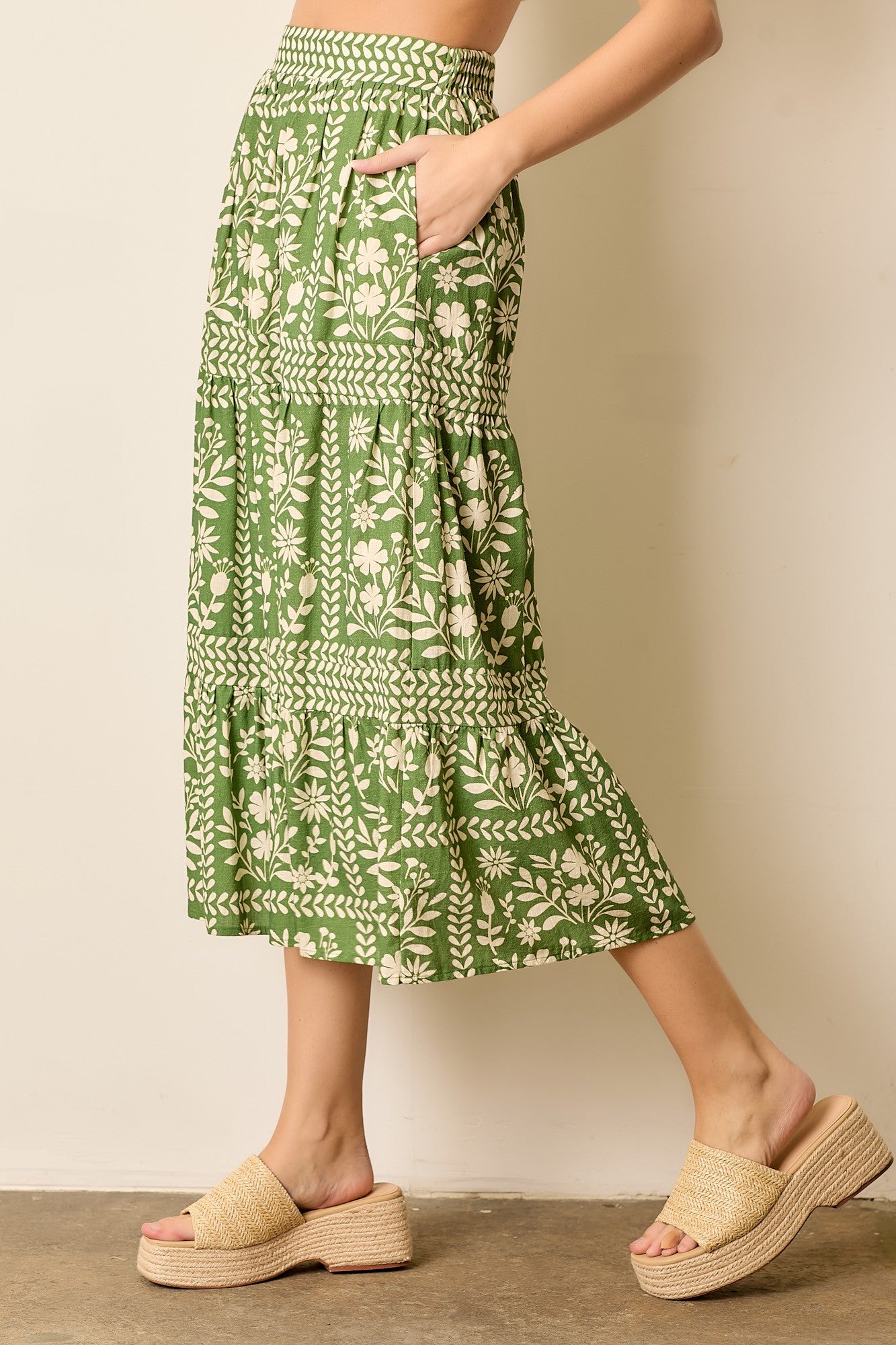 Stylish Paradise Found Midi Skirt for Women - Floral Print Summer Skirt with Elastic Waist | Perfect for Beach Vacations, Date Nights & Casual Outings