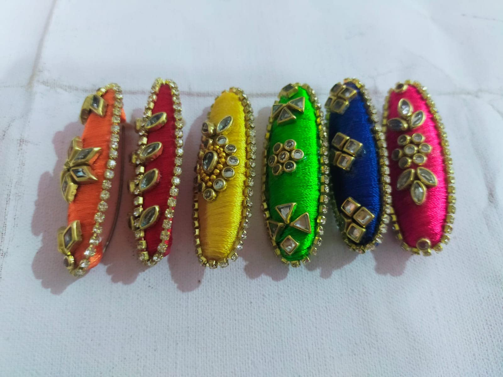 Avani Collection Saree Pin Set - 6 Silk Thread Brooch Pins for Saree, Sweater & Shawl Clips | Safety Pins for Women's & Girls' Clothing Dress Decoration | Perfect for Indian Traditional Wear, Party Outfits & Fashion Accessories
