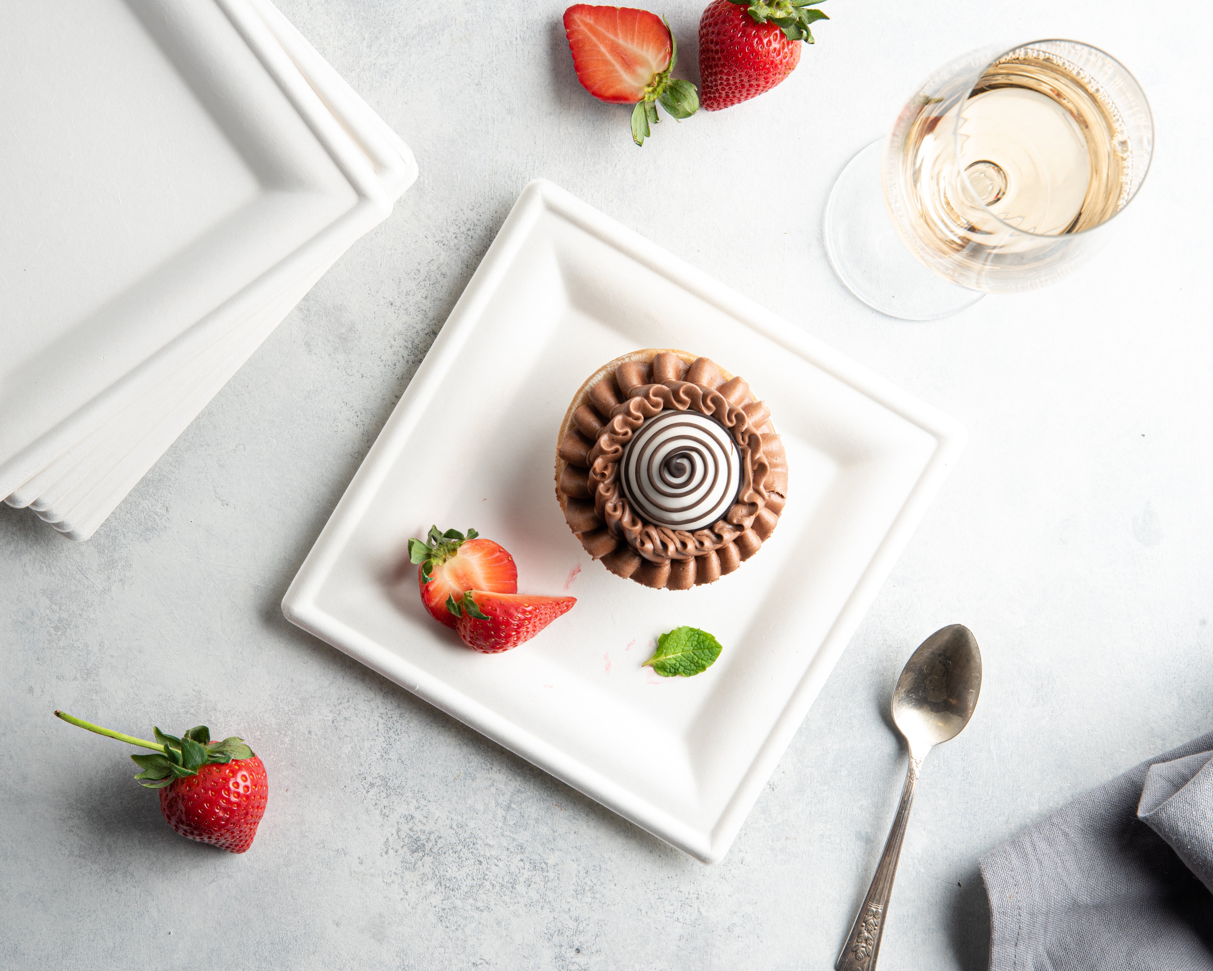 Eco-Friendly 100% Compostable Square Paper Plates - Natural Disposable Sugarcane Bagasse Plates with Green Leaf Design | Perfect for Picnics, Parties & Sustainable Dining