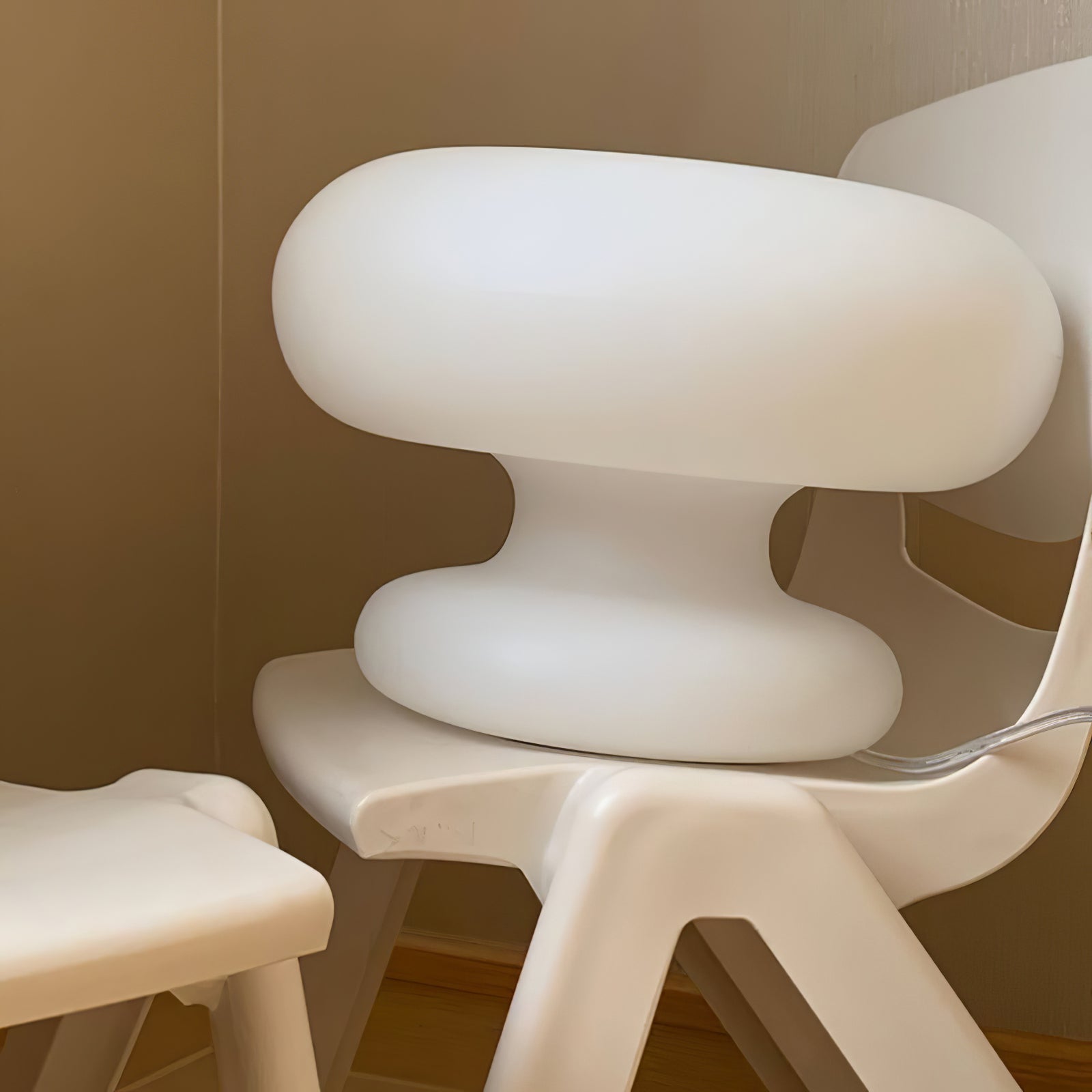 Stylish Donut Table Lamp - Modern LED Night Light for Bedroom, Living Room & Office Decor - Perfect for Reading, Relaxing & Creating Cozy Ambiance