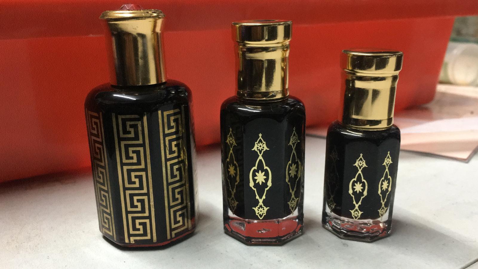 Authentic Wild Nepalese Kasturi Real Black Deer Musk Nafa Pheromones Attar Oil 3ML - Natural Perfume, Aromatherapy & Spiritual Use for Meditation, Romance & Confidence Boost