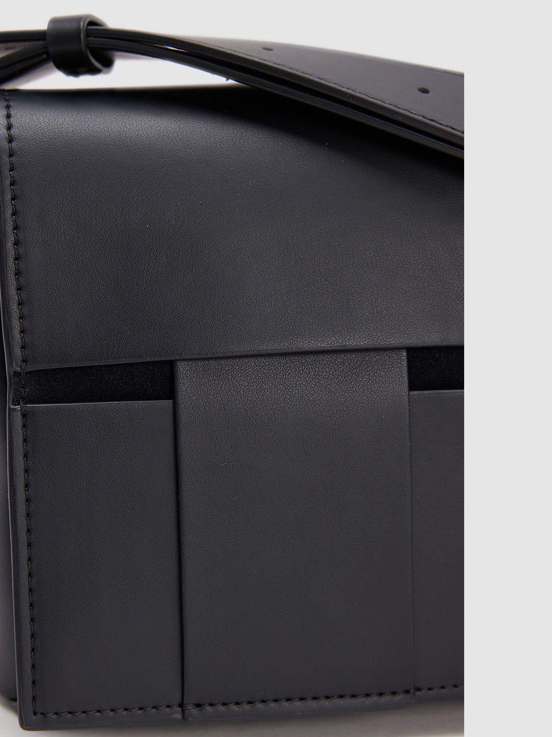 Stylish Crossbody Bags for Women - UAMB50032 - Perfect for Travel, Shopping & Everyday Use