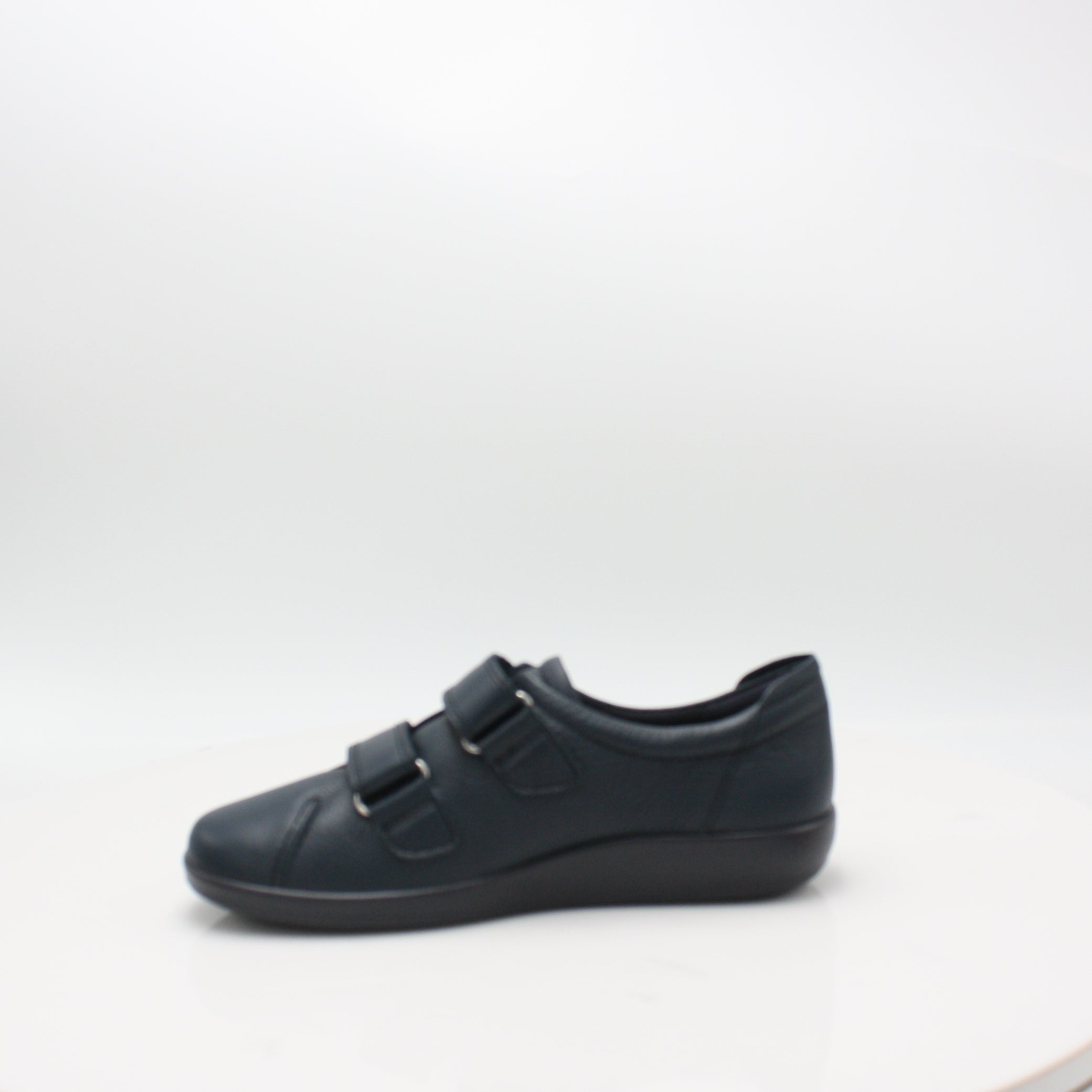 ECCO SOFT 2.0 Women's Comfortable Walking Shoes - Breathable Lightweight Sneakers for Work, Travel & Everyday Wear