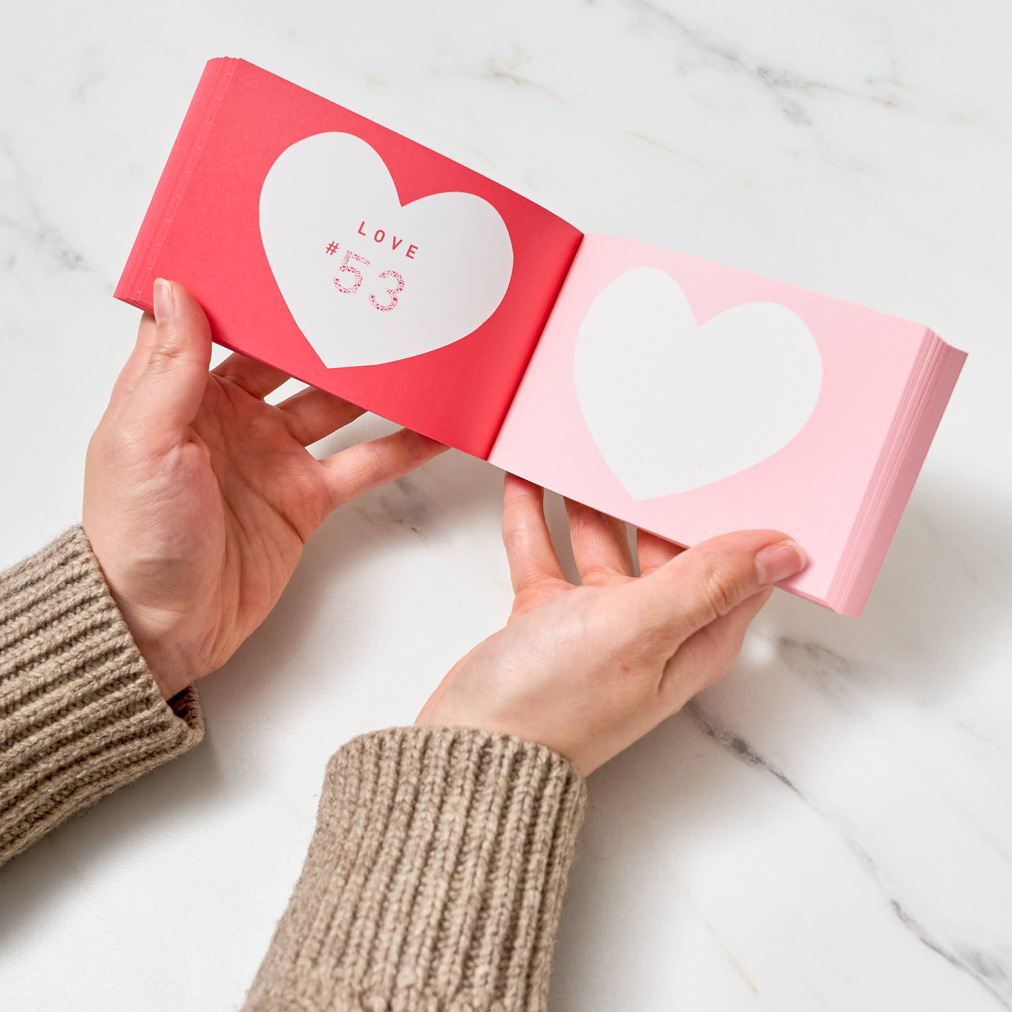 100 Reasons I Love You - Romantic Gift Book for Couples, Anniversary, Valentine's Day | Heartfelt Love Notes & Memories Journal | Perfect for Date Nights, Proposals & Special Occasions