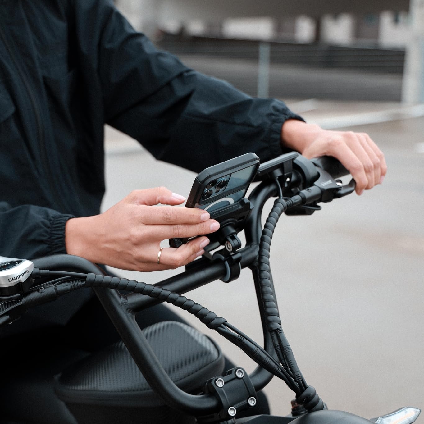 MACFOX Universal Bike Phone Mount - Secure Motorcycle & EBike Phone Holder for iPhone 15 Pro Max/Plus, 14 Pro Max, Samsung S9/S10 (Fits 4.7