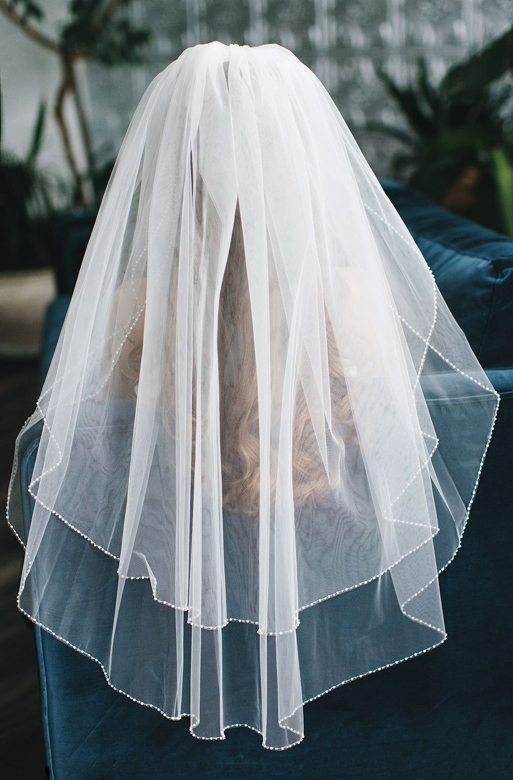 2 Layer Simple Pearl Edge Bridal Veil - Elegant Wedding Accessory for Brides, Perfect for Church Ceremony and Photo Shoots
