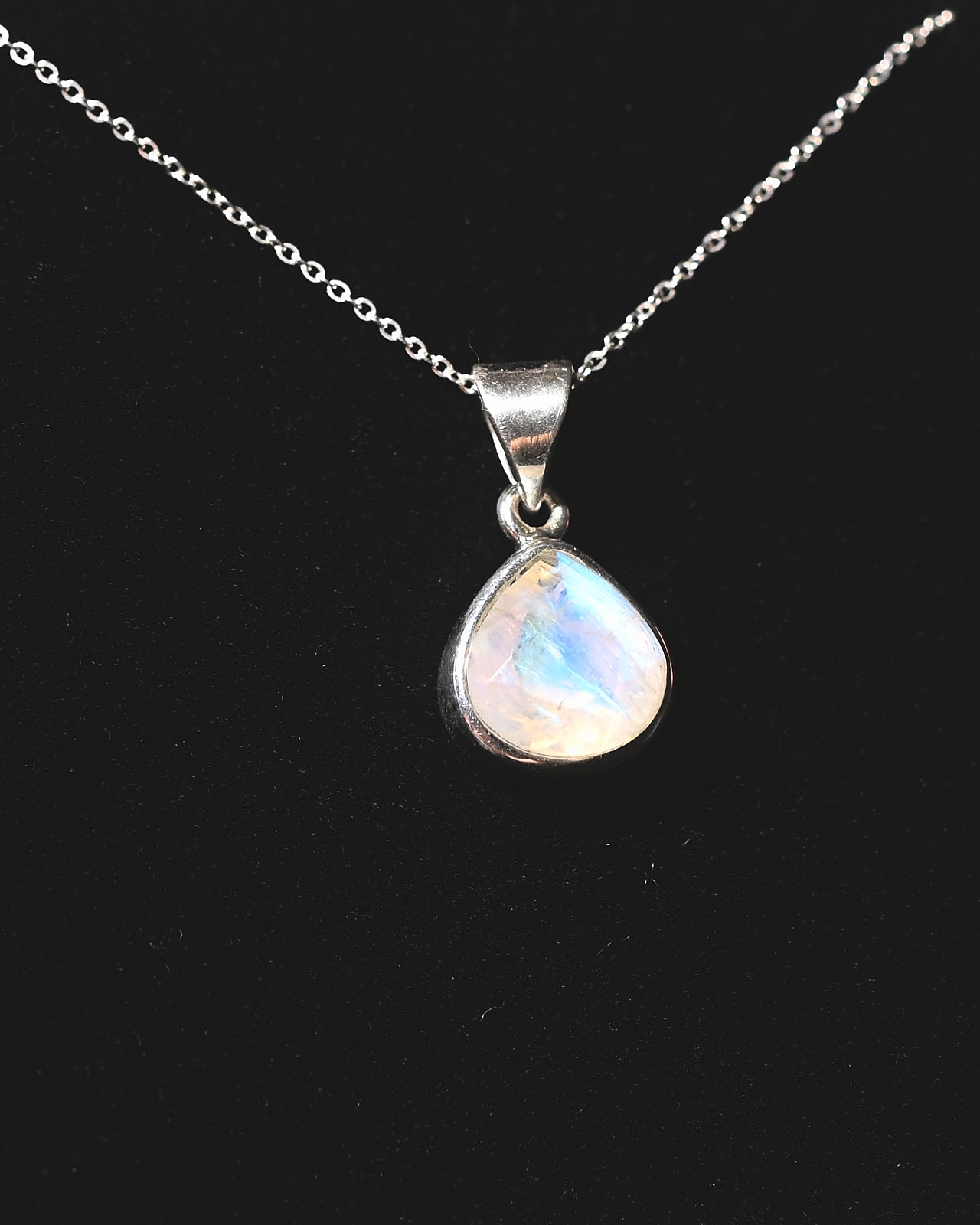 Moonstone Necklace for Women – Healing Crystal Jewelry for Energy Balance & Spiritual Wellness | Perfect for Yoga, Meditation & Everyday Wear