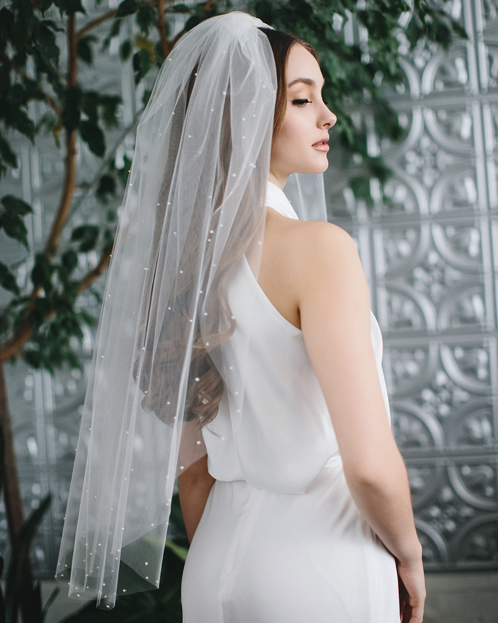 Marcela Scattered Pearl Veil - Elegant Bridal Headpiece with Hand-Sewn Pearls for Wedding, Prom & Special Occasions
