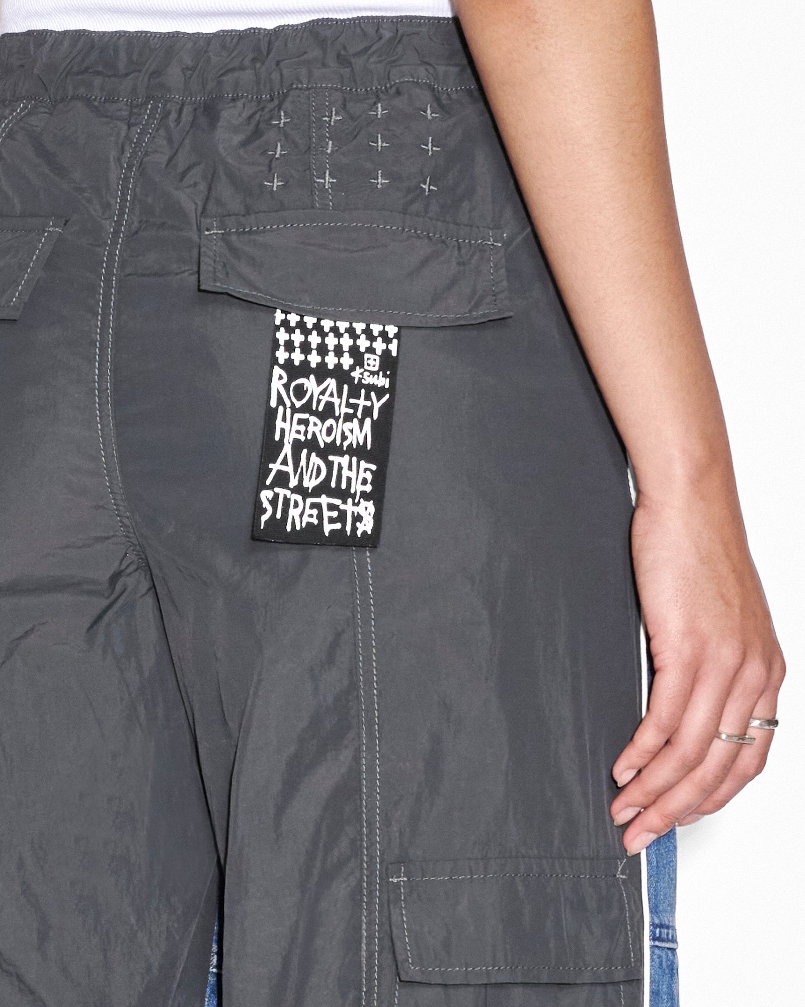 Vintage Baggy Jeans for Women & Men - High Waist Distressed Denim Pants with Nylon Splice Detail | Perfect for Streetwear, Casual Outfits & 90s Fashion
