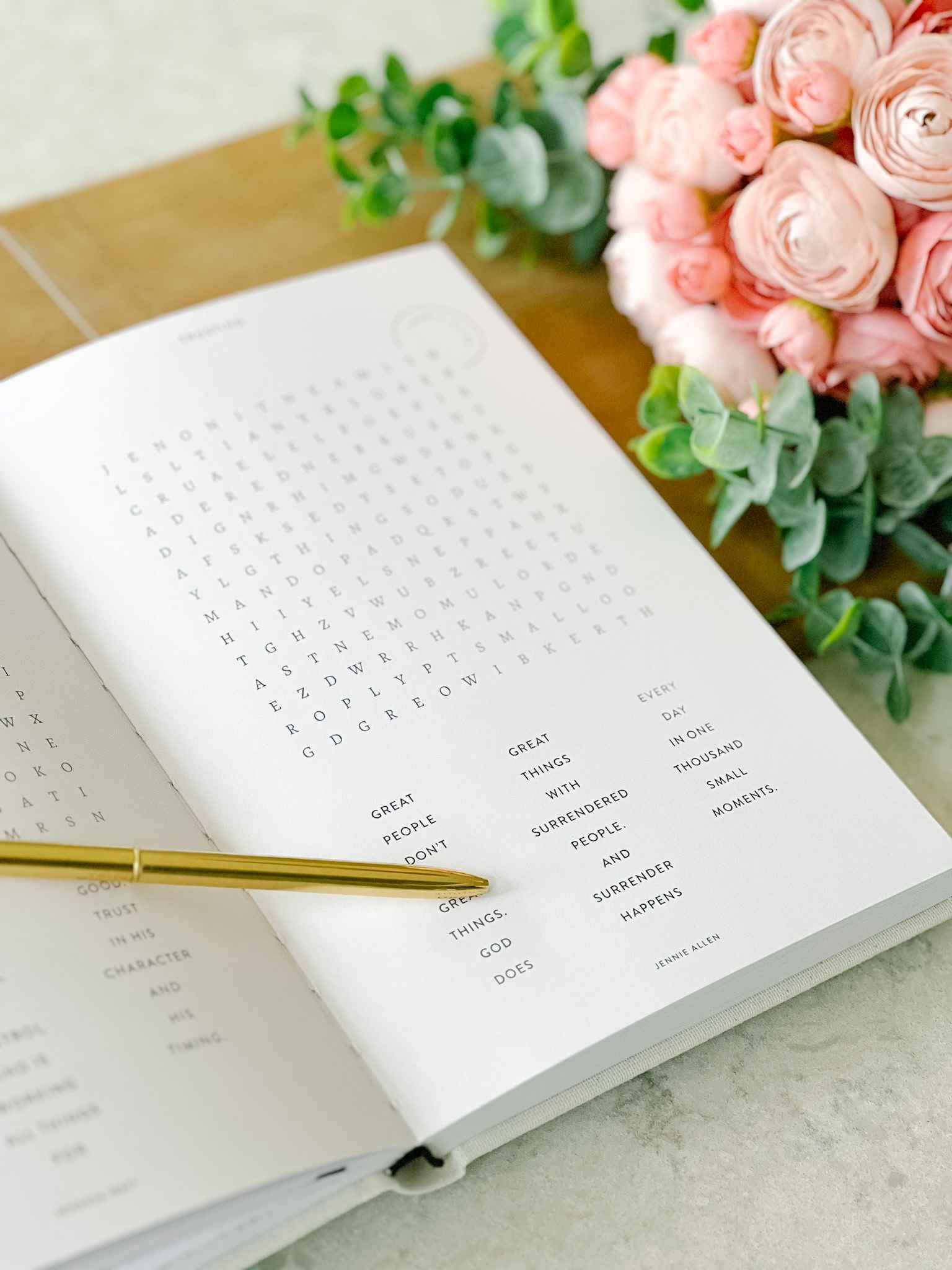 The Wordsearch Book: Becoming - Fun & Challenging Word Search Puzzles for Adults & Teens - Perfect for Relaxation, Travel & Brain Training