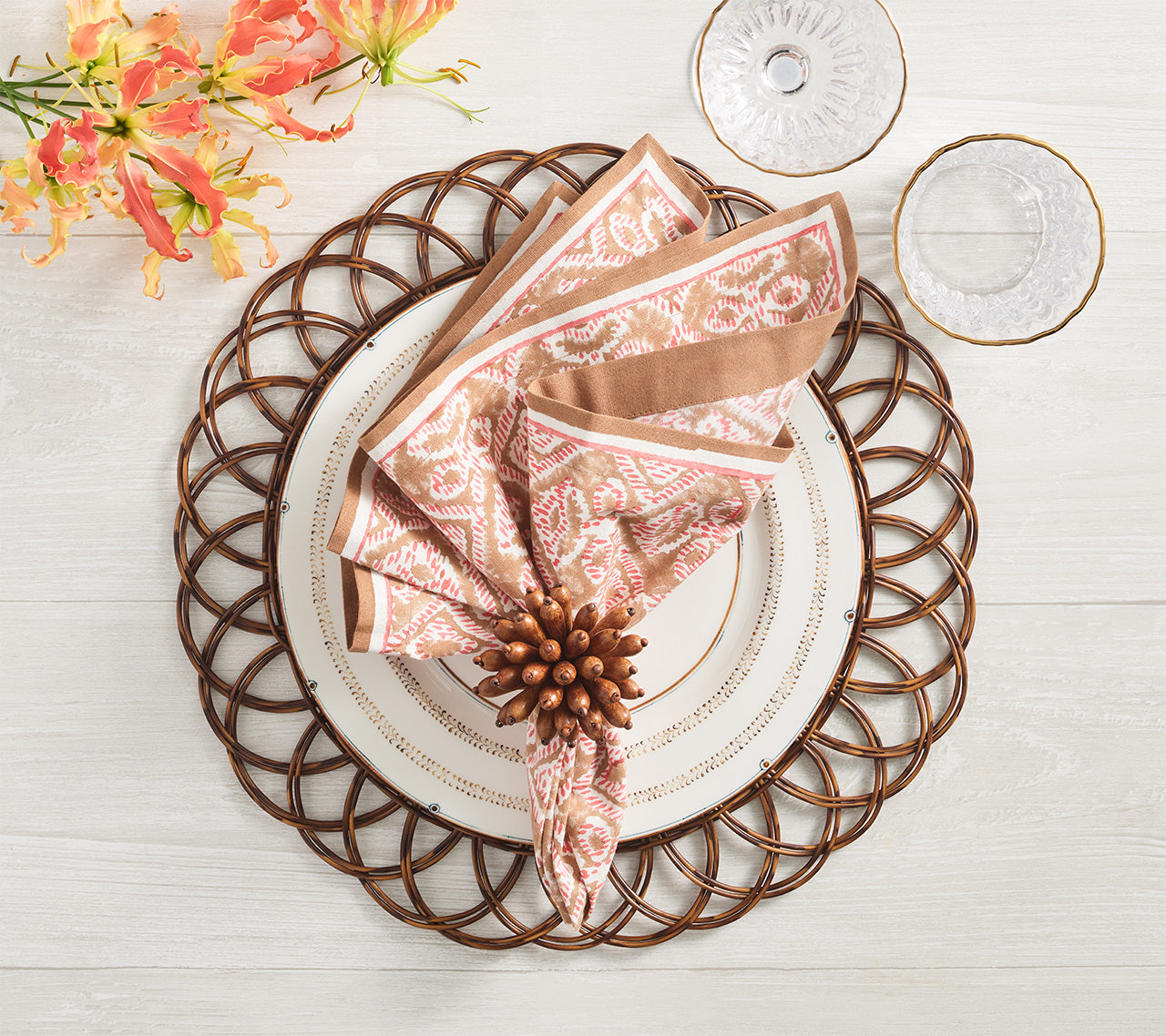 Alfresco Placemats - Waterproof Outdoor Dining Mats for Picnics, BBQs & Patio Use - Set of 4 Durable Table Mats for Summer Entertaining