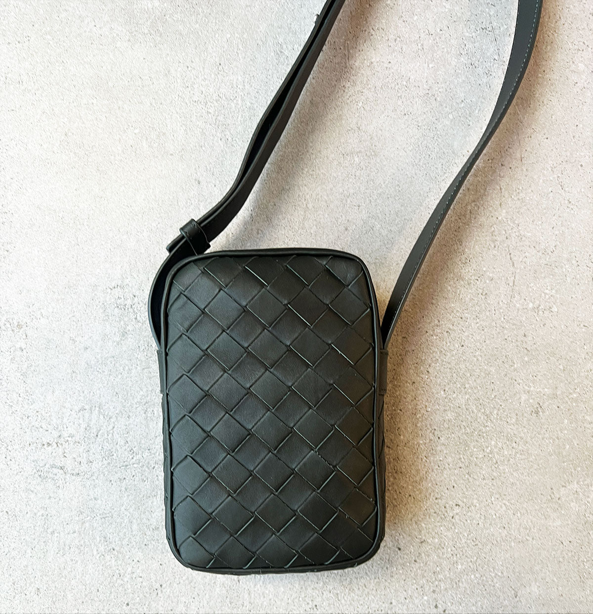 Intrecciato Zip Phone Crossbody Bag - Dark Green Leather Purse for Women | Perfect for Travel, Shopping & Everyday Use