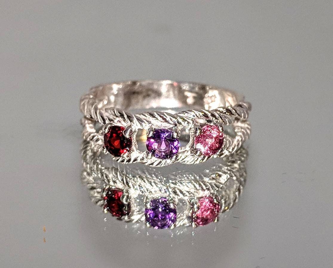 Custom Mothers Ring - Solid Sterling Silver or 14K Gold (White/Yellow/Rose) - 3 to 7 Stone Birthstone Jewelry - Personalized Engraving - Size 7 - Perfect Gift for Mom, Grandma, Birthday & Mother's Day