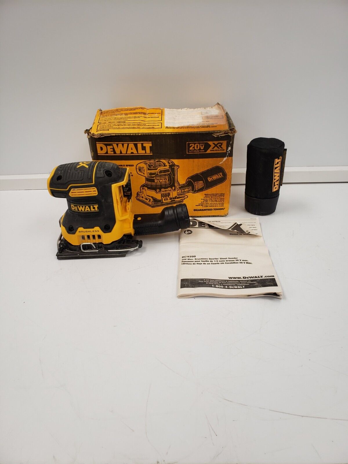 DEWALT DCW200 5-Inch Random Orbit Sander with Dust Extraction - Power Tool for Woodworking, Sanding & Finishing - Perfect for DIY Projects & Professional Use